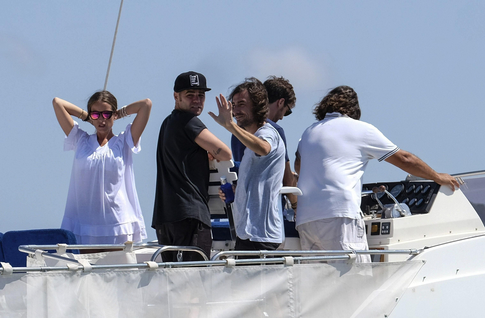 Los familiares de Nieto, en el barco "12+1".