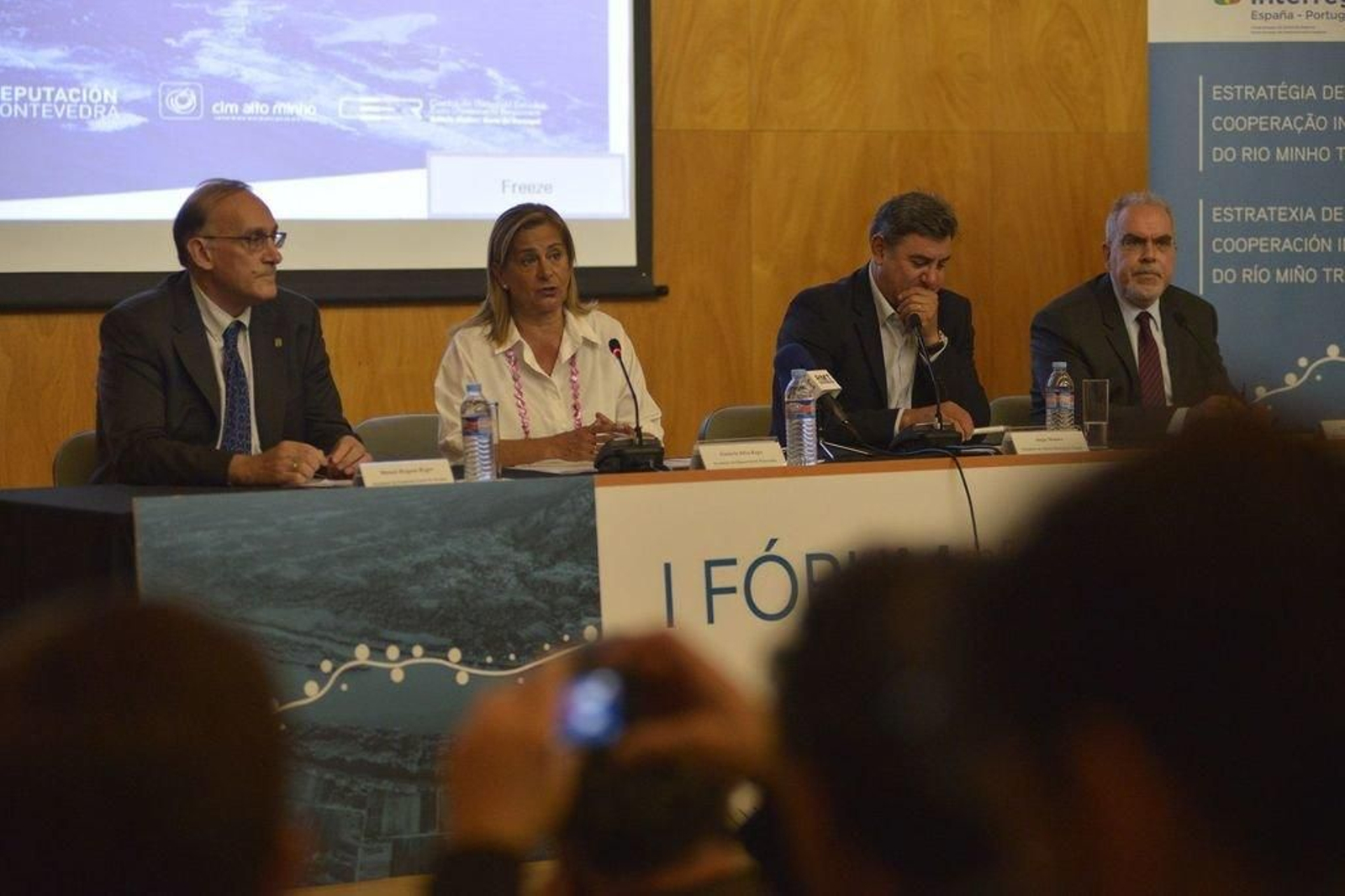 El rector Reigosa y Carmela Silva, ayer en Valença en la reunión transfronteriza.