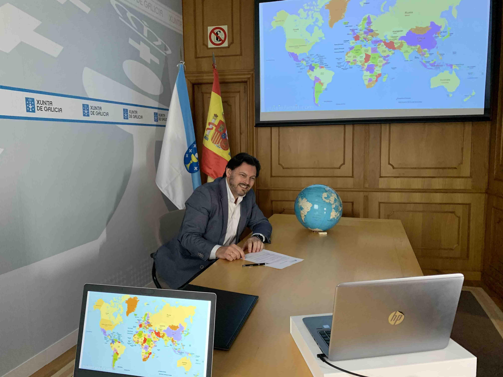 El secretario xeral da Emigración, durante la presentación del nuevo contenido de Aula GaliciaAberta