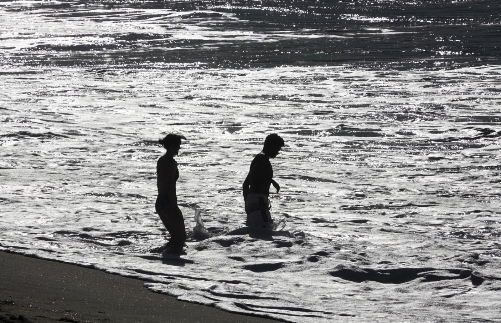 Fin de año con tiempo de verano en Vigo. Playa de Samil. // Vicente Alonso