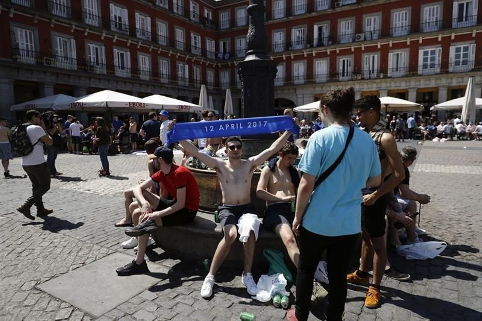 Aficionados del Leicester en la Plaza Mayor