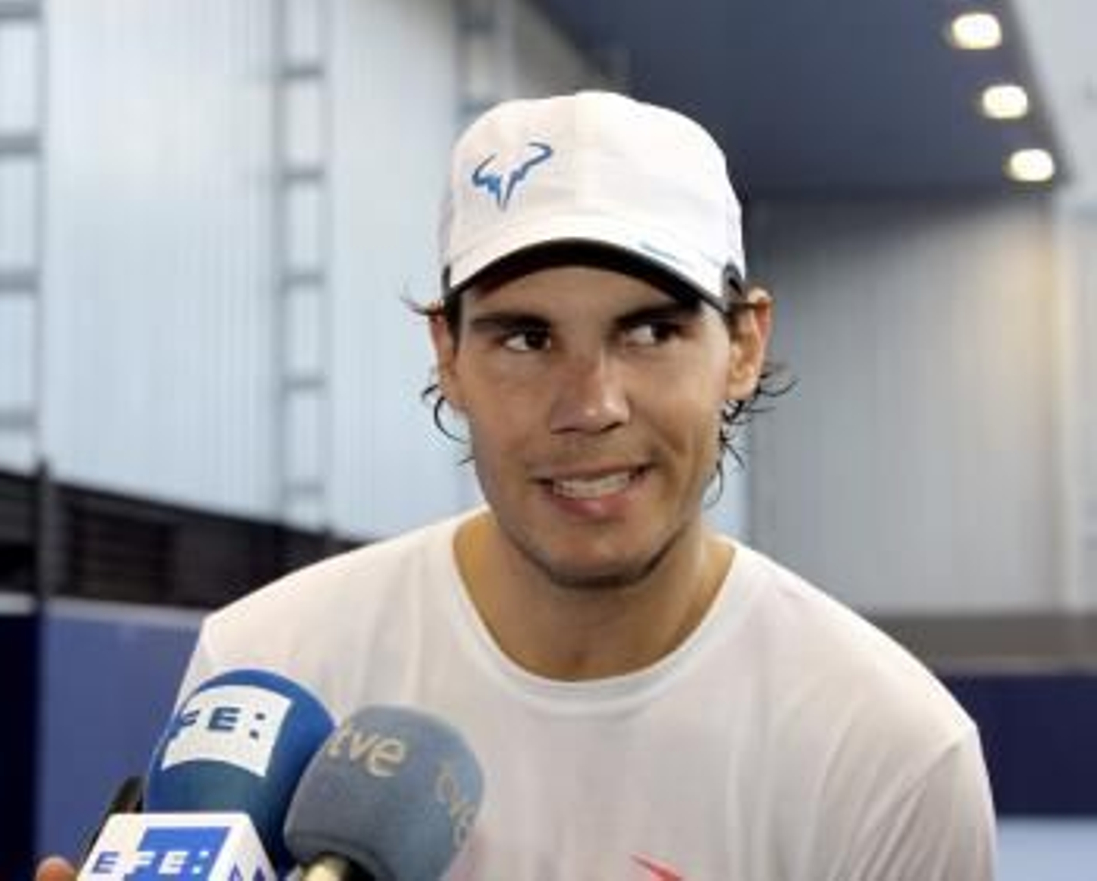 Rafa Nadal volvió a entrenar ayer en el Municipal de Manacor.