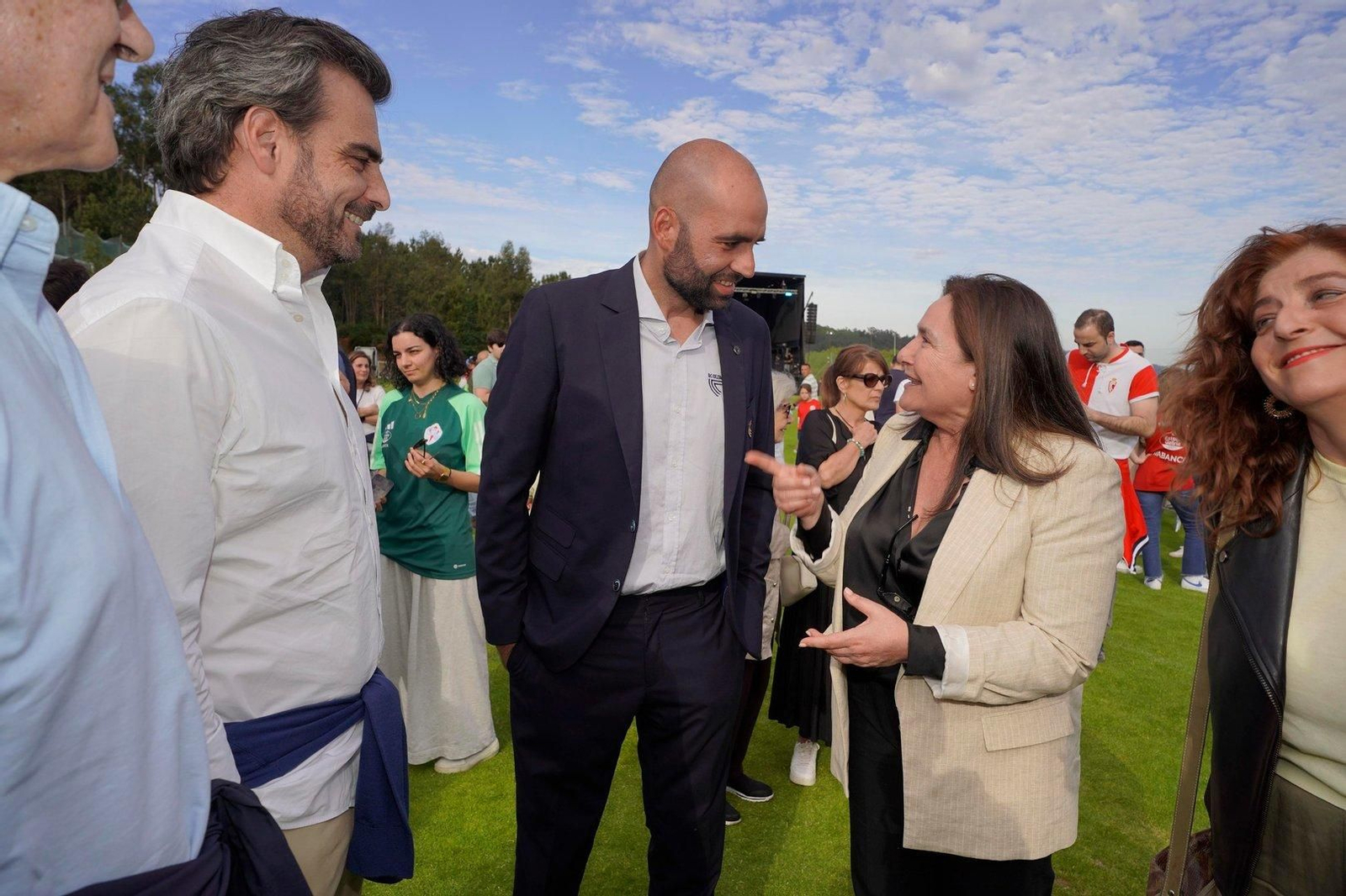 Claudio Giráldez, con la delegada de la Xunta y Diego Calvo.