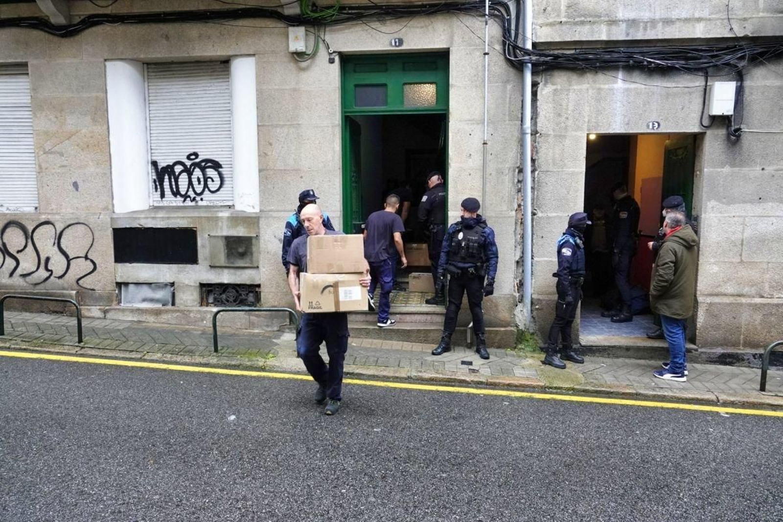 El desalojo de los números 11 y 13 de la calle Fisterra en noviembre.