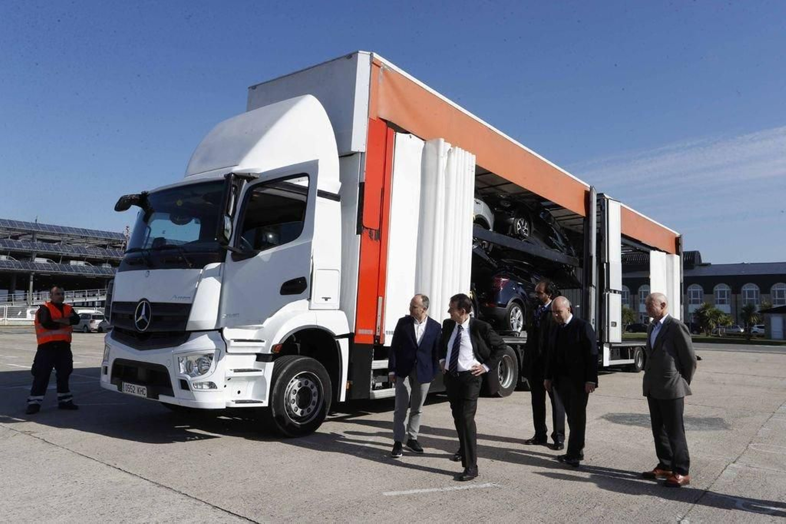 Regades, Caballero y responsables de la firma, en CZF.