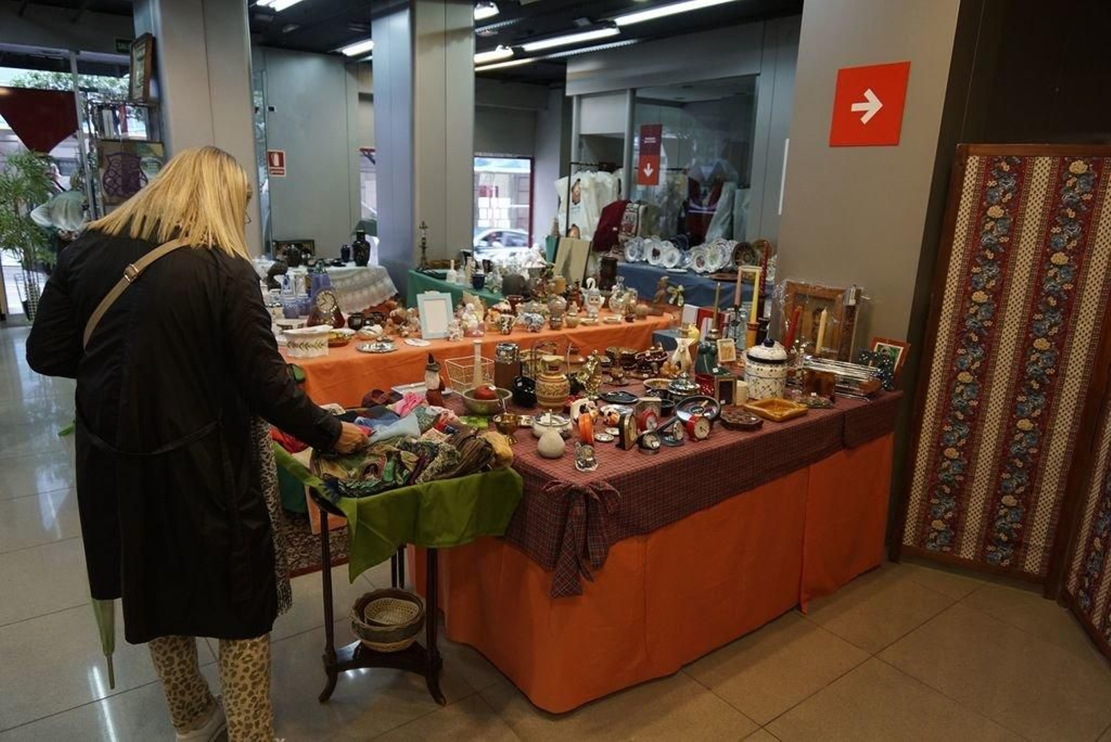 El rastrillo contra el cáncer se mantendrá abierto de lunes a sábado hasta el día 5 de enero.