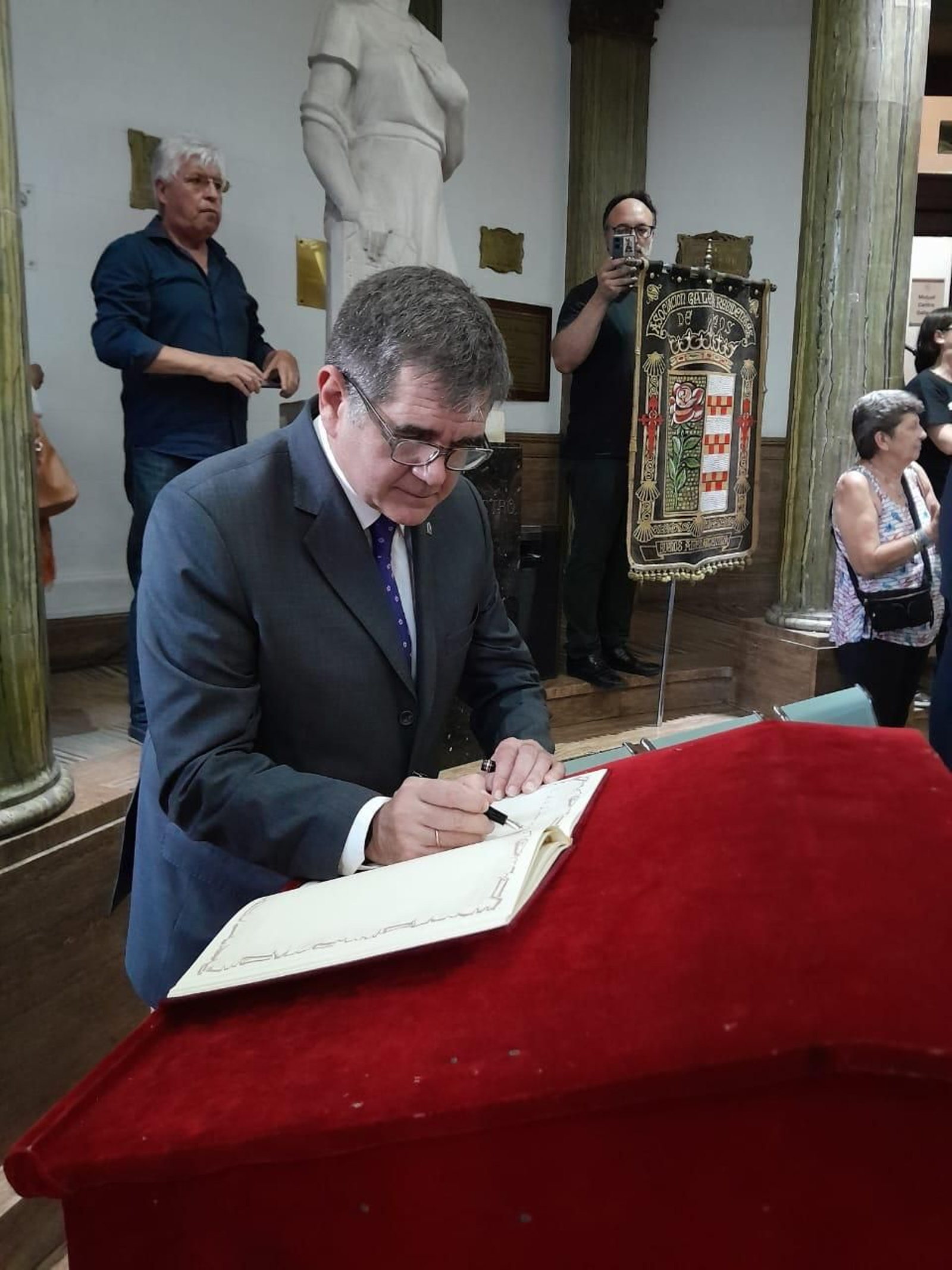 El la imagen el embajador de España en Argentina Joaquín María de Arístegui