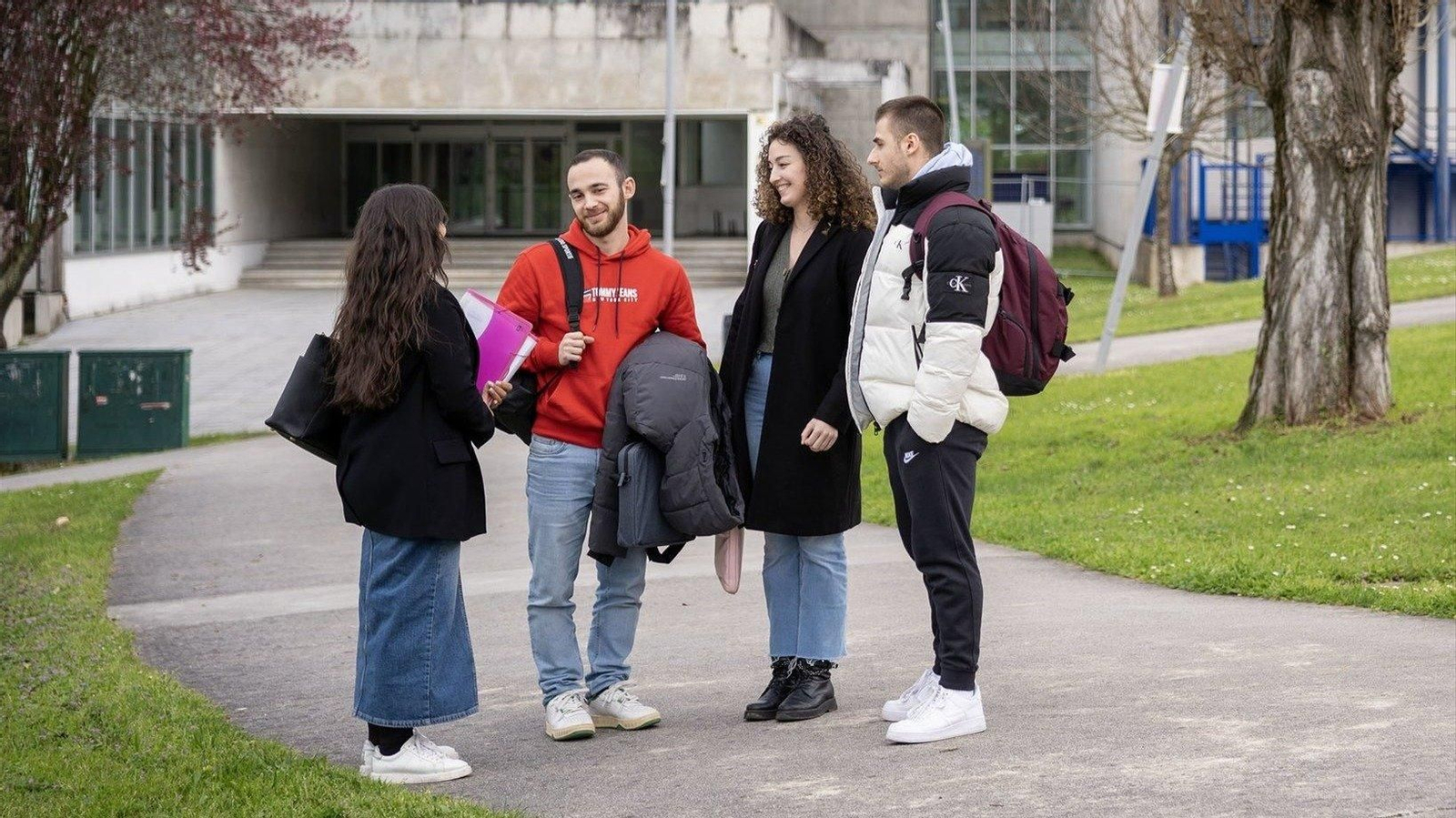 Imagen de estudiantes de la UVigo.