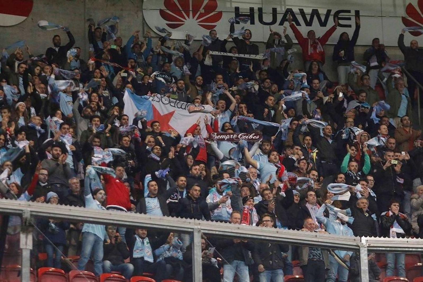 El gran desplazamiento céltico en esta Liga Europa fue a Amsterdam.