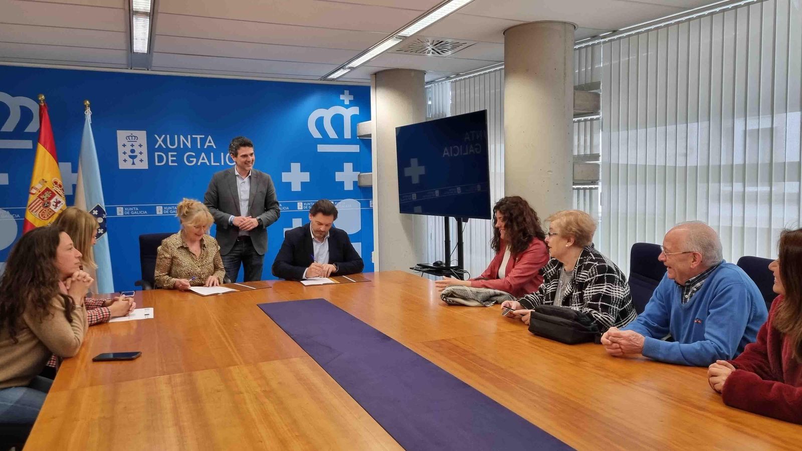 Imagen de la firma del convenio en el Edificio Administrativo de la Xunta de Galicia en Lugo