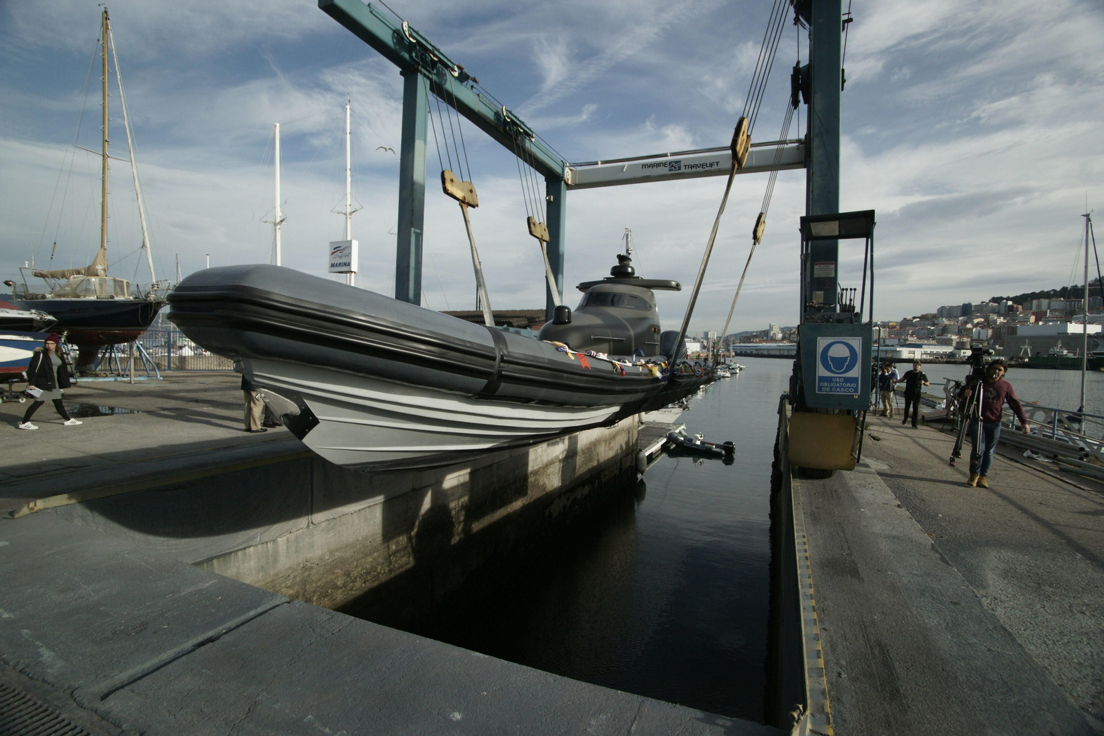 Botadura del dron marino autónomo diseñado por Industrias Ferri a final del 2016.