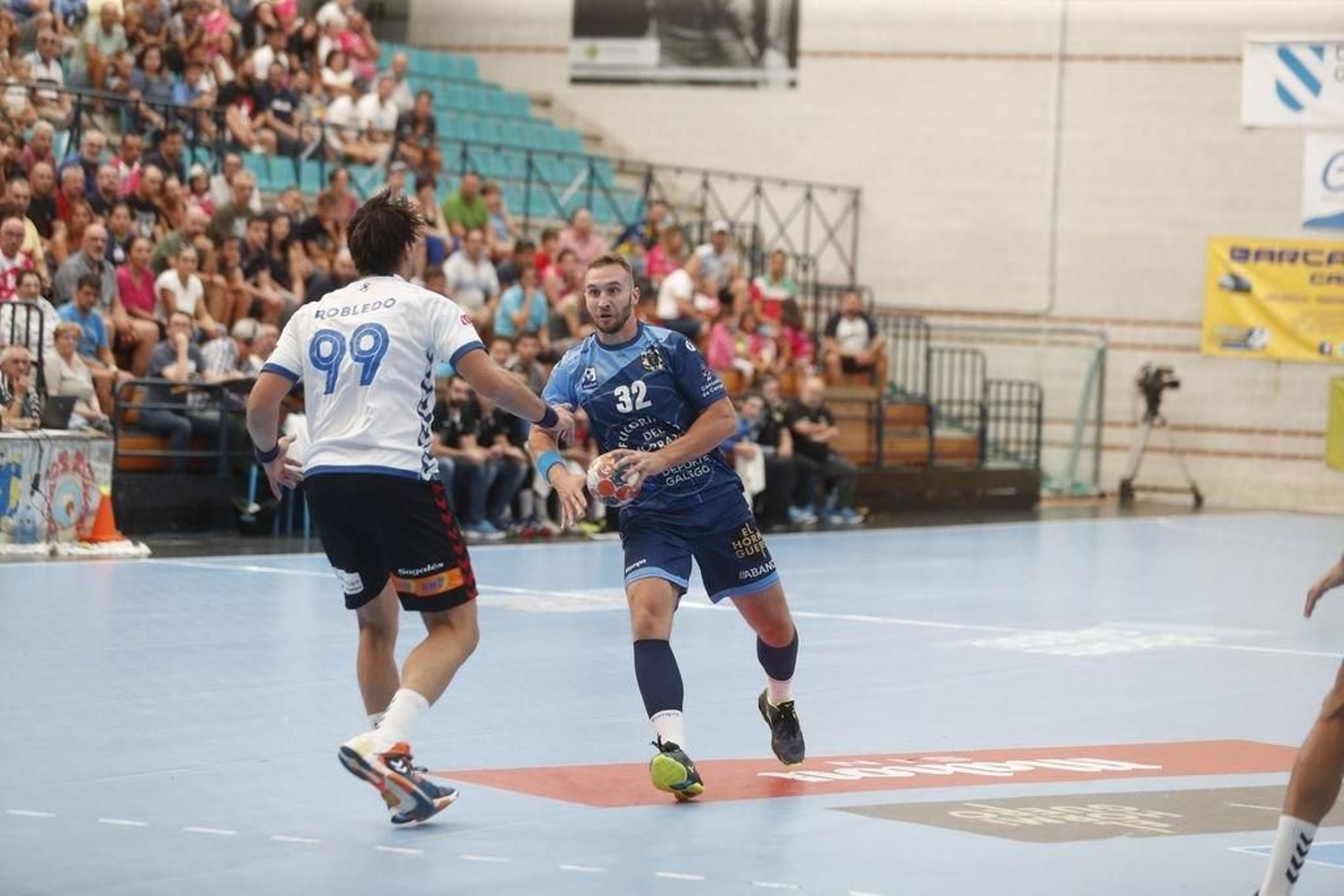 El Cangas no gana desde la primera jornada ante el Granollers.