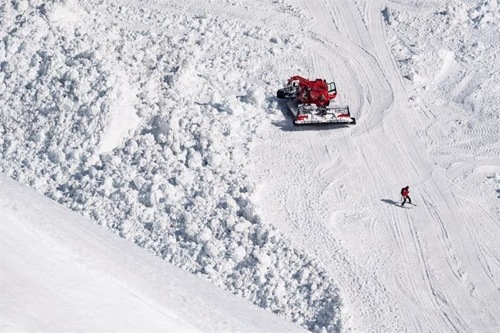 Parte del equipo de rescate en Suiza.