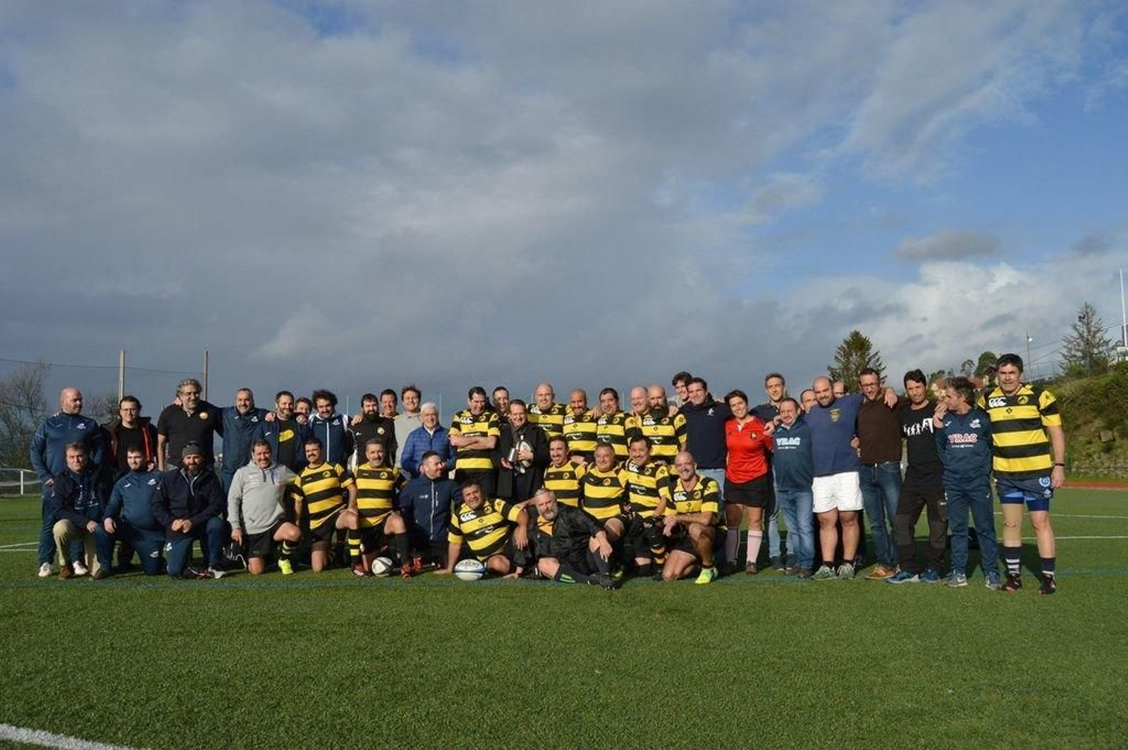 O alcalde de Vigo, Abel Caballero, acudiu ó torneo Movember organizado polo Melgachos.