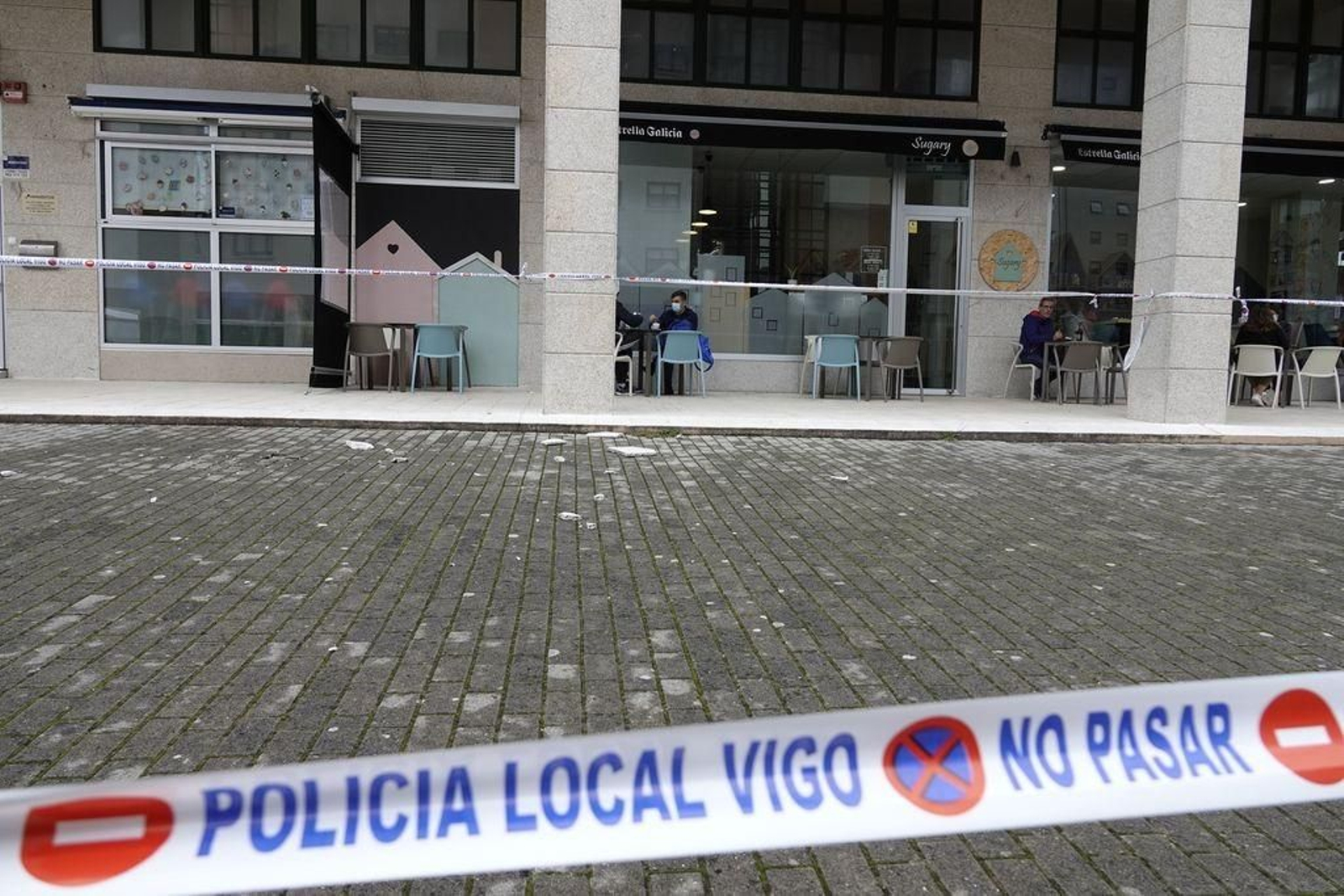 Acordonan un bloque en Navia por desprendimientos