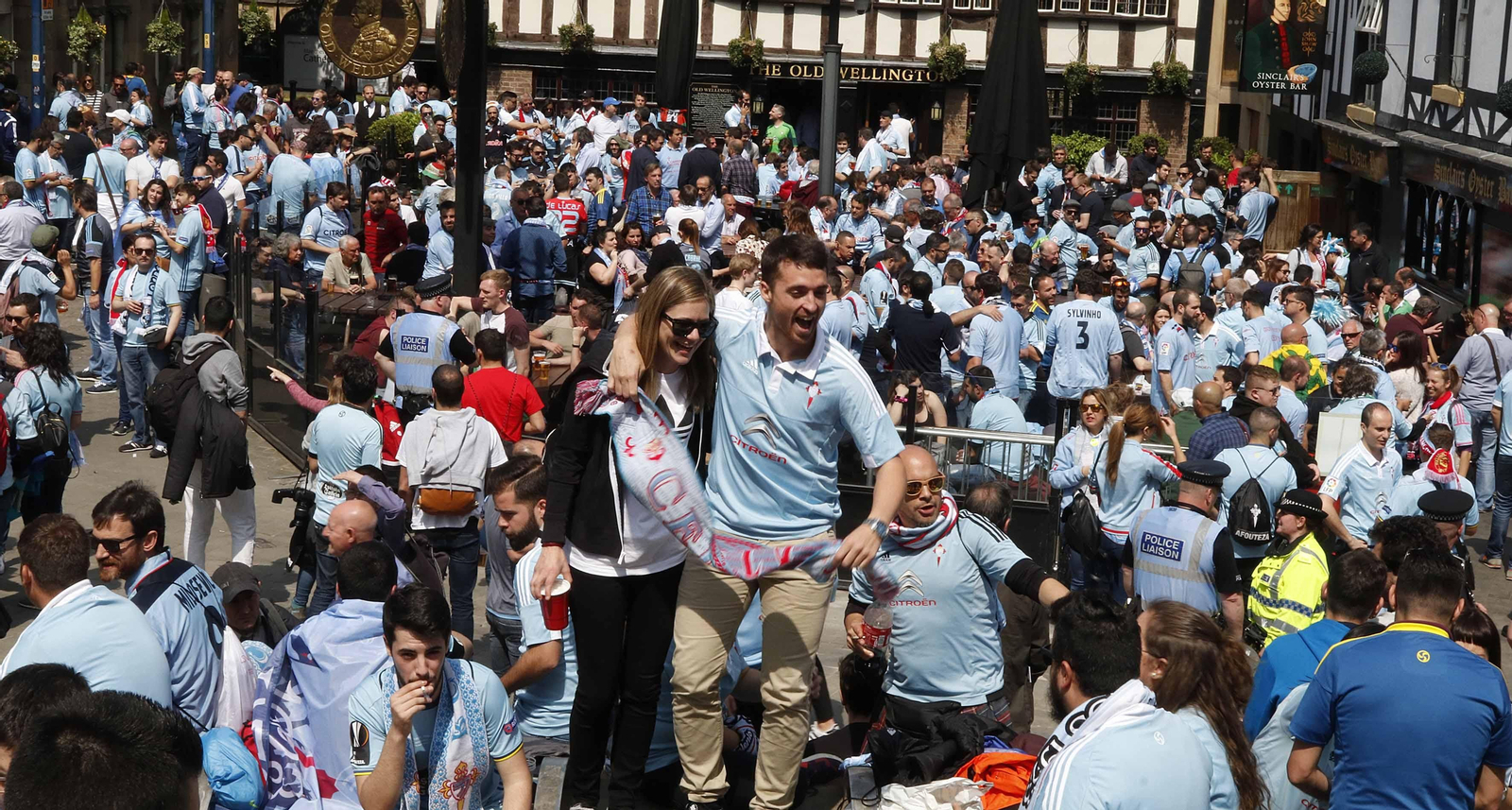 El viaje de la afición celeste a Manchester, el 11 de mayo de 2017. // J.V. Landín
