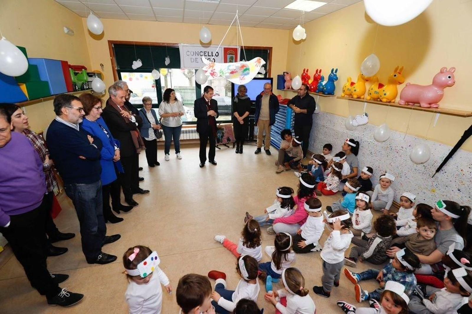 El alcalde participó en la entrega de premios en la escuela de Santa Cristina de Lavadores.