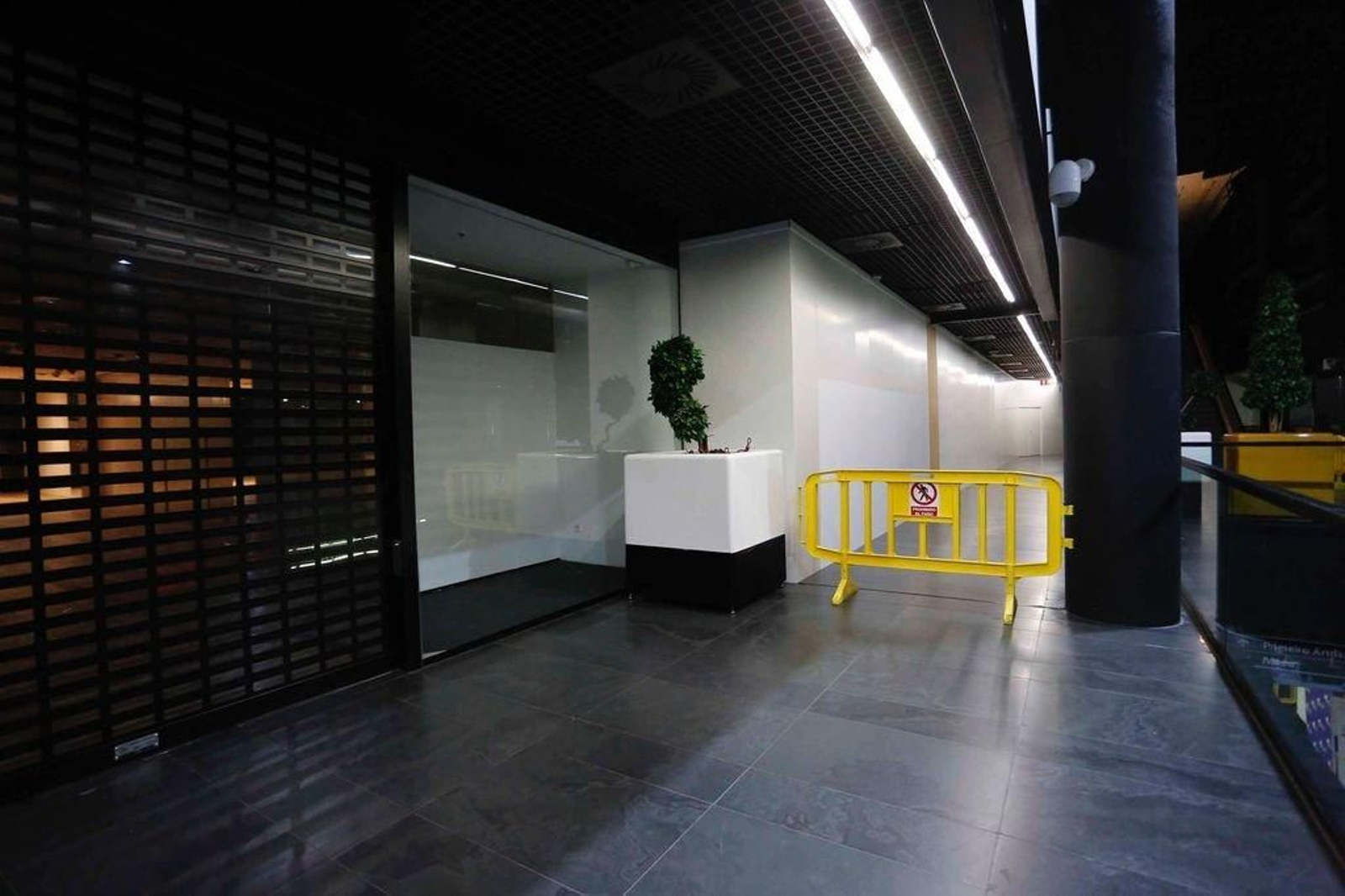 Las obras acaban de iniciarse en la planta completa del centro comercial A Laxe.