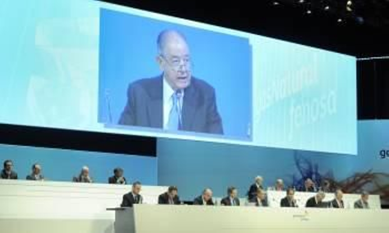 El presidente de la compañía, Salvador Gabarró, en la junta de accionistas, ayer en Barcelona.