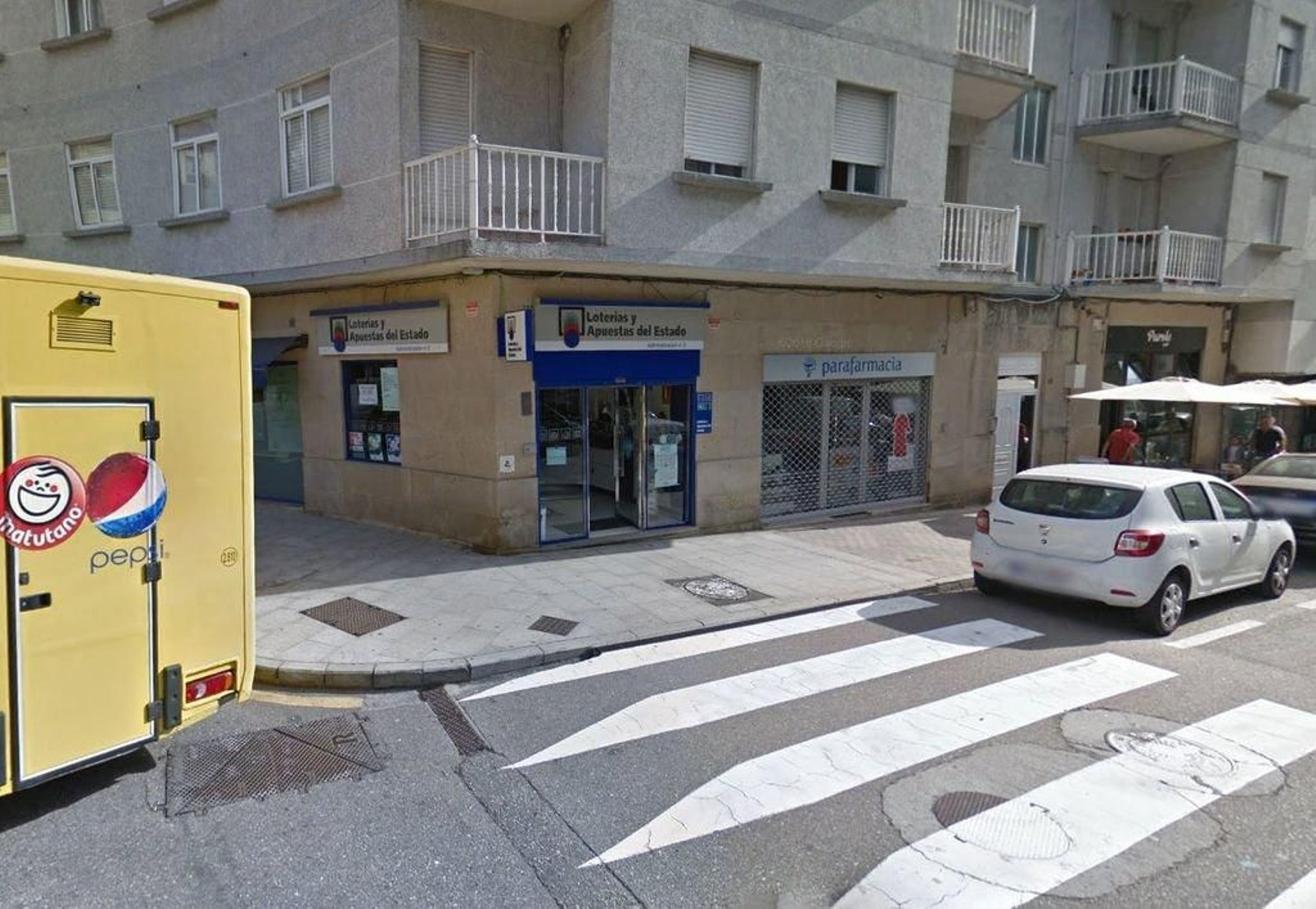 El punto de venta de Lotería lleva siete años repartiendo premios en el municipio baionés.