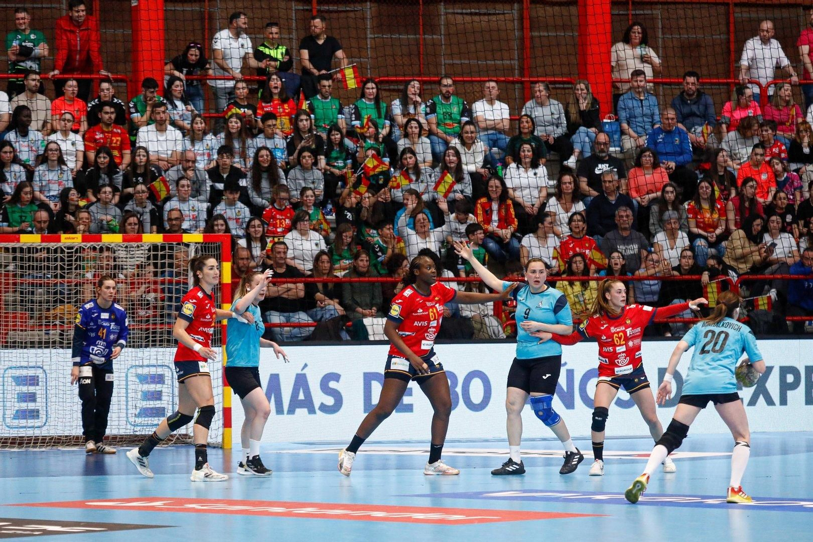 España-Azerbaiyán balonmano femenino en Porriño.