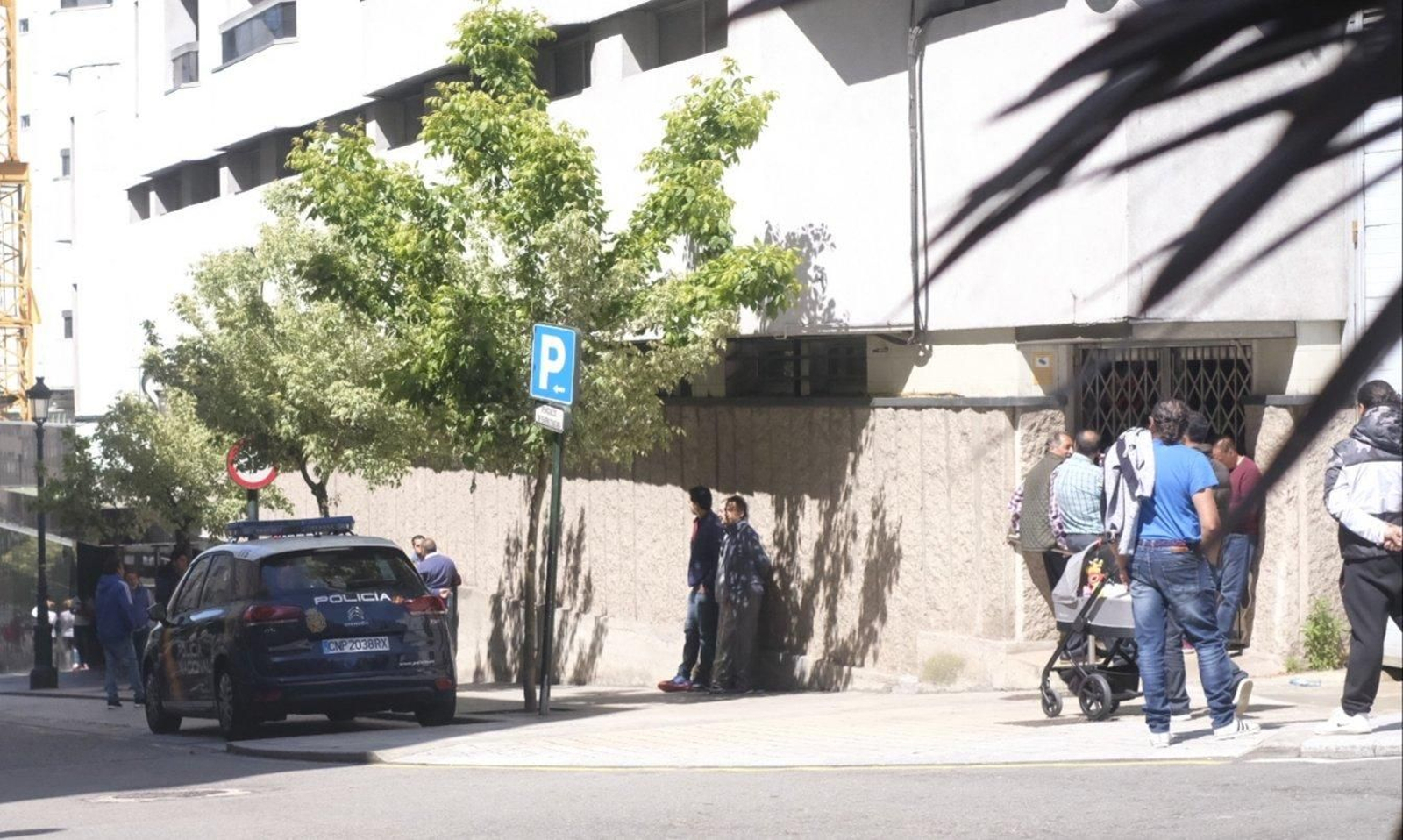 Povisa contó con un dispositivo policial ante la presencia de familiares de uno de los heridos.   // Lanfoco