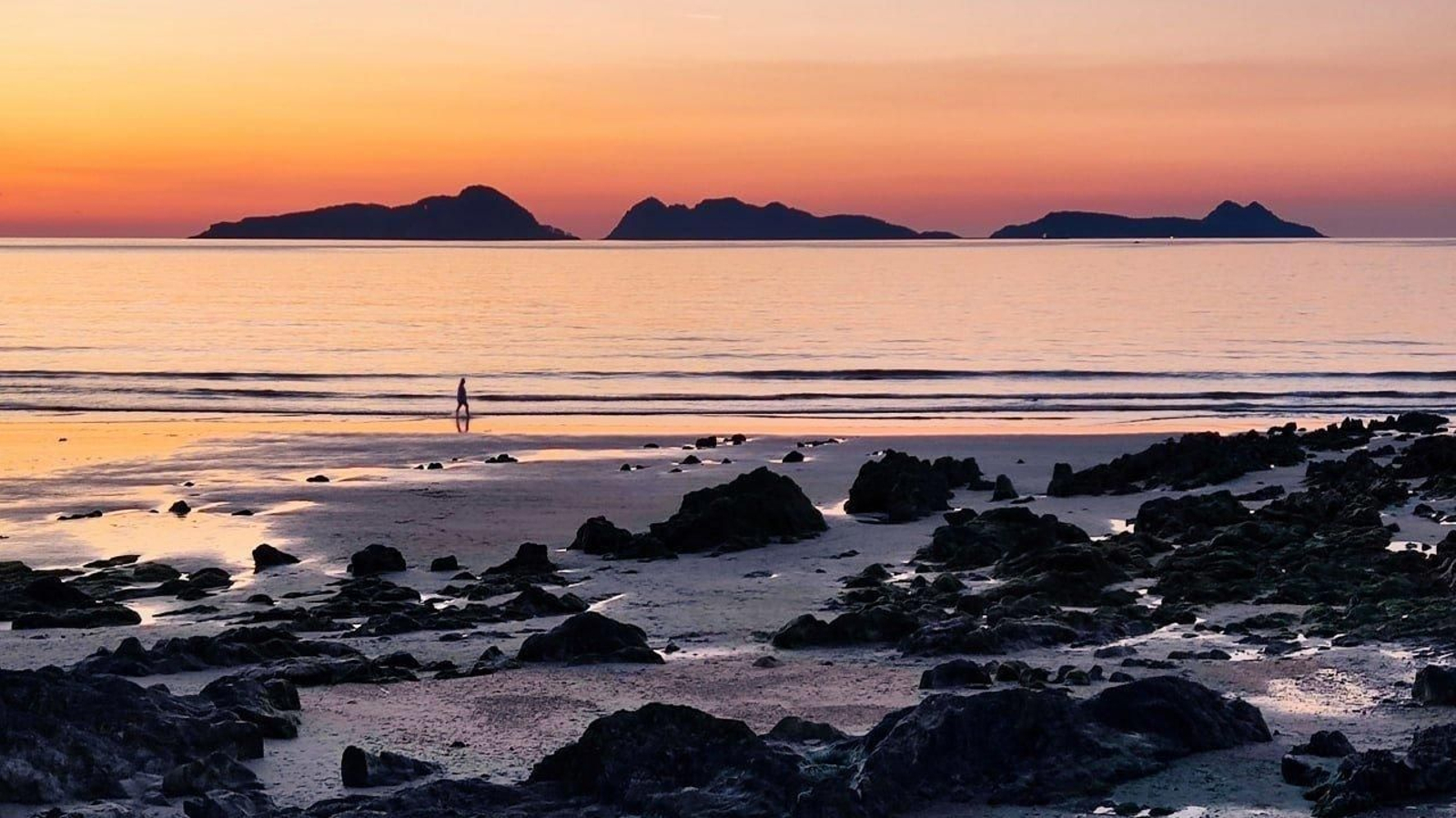 Puesta de sol desde la playa de Patos. // Vicente Alonso