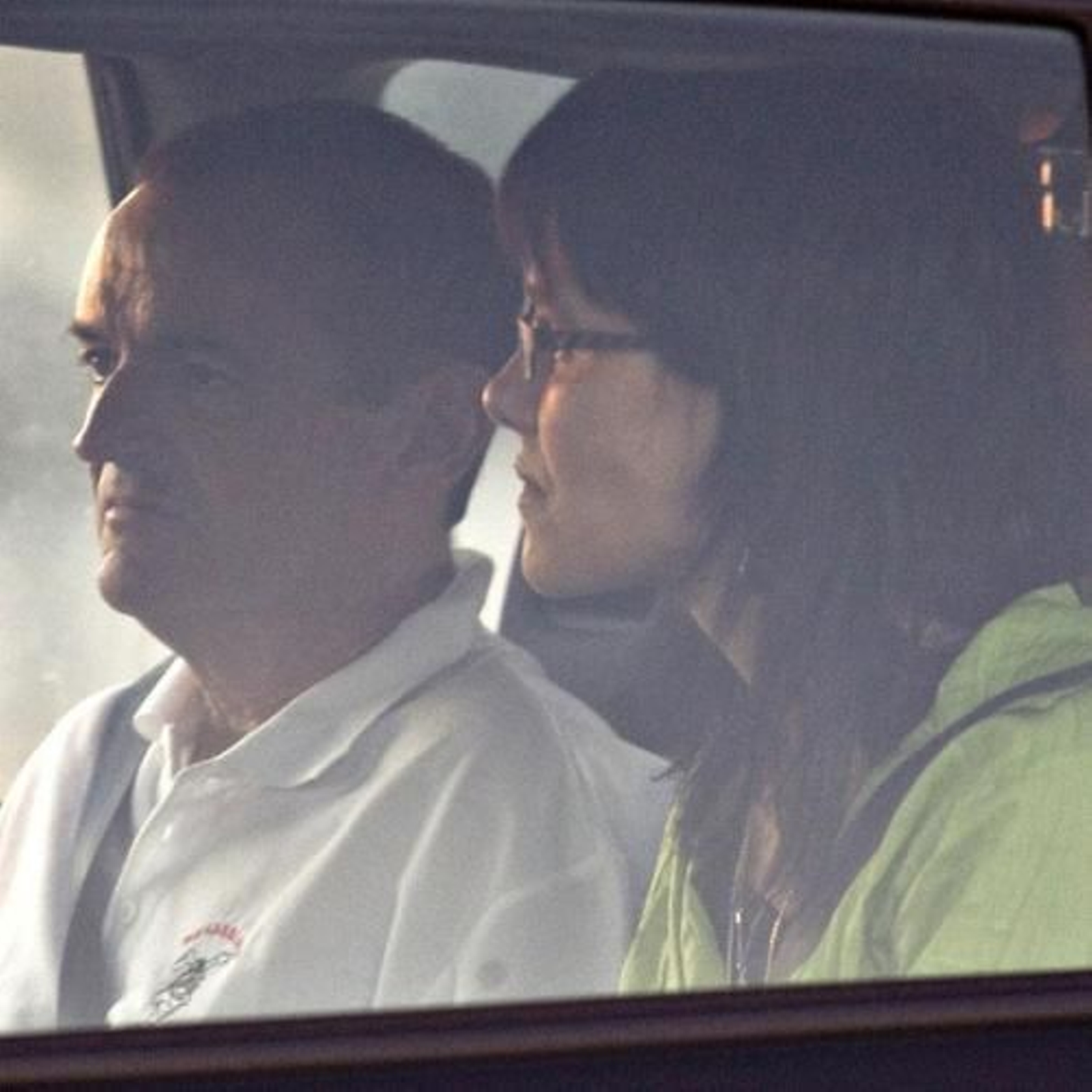 De Juana Chaos, junto a su pareja, en Belfast.