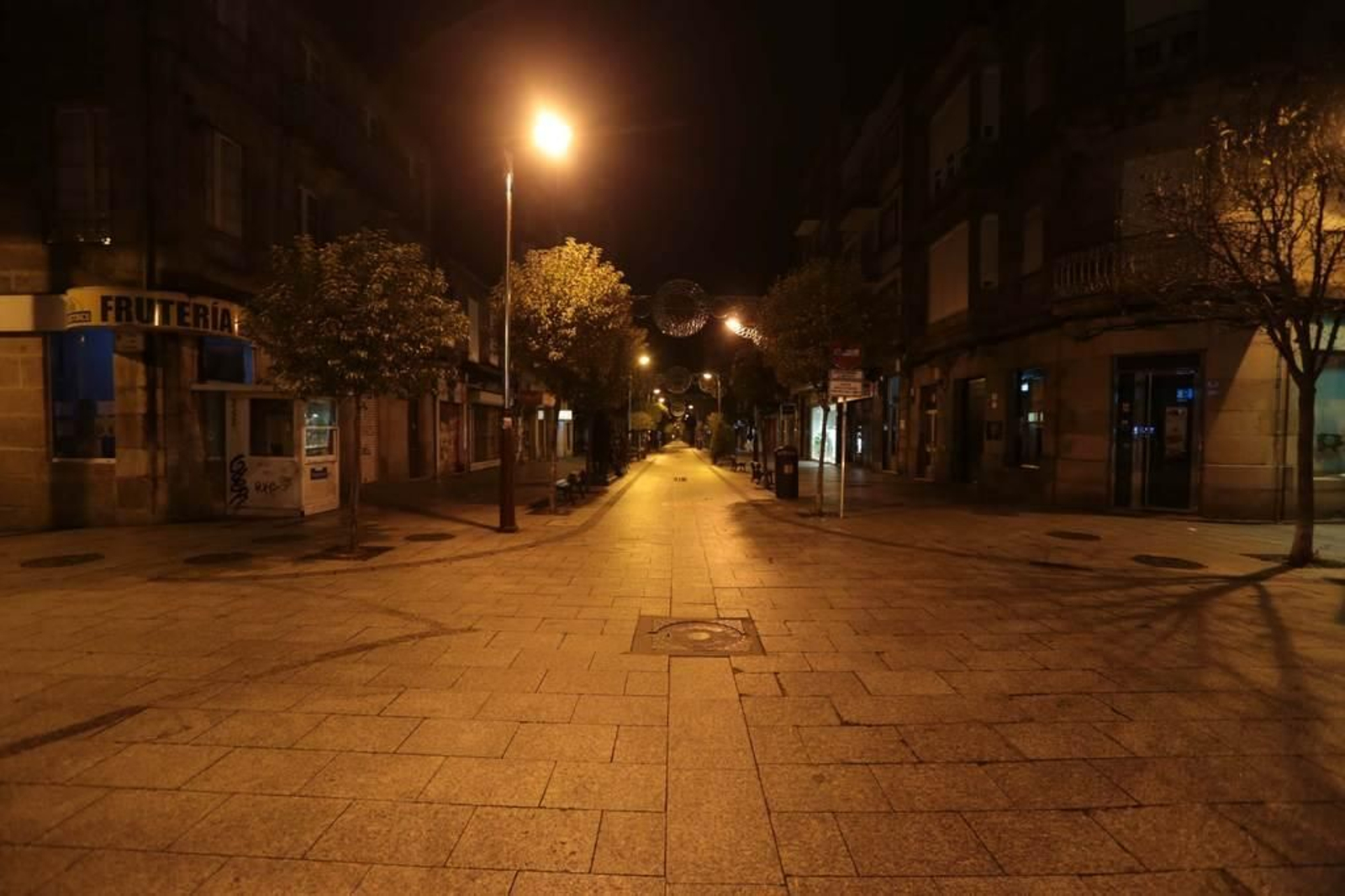 El confinamiento nocturno vacía Vigo 26