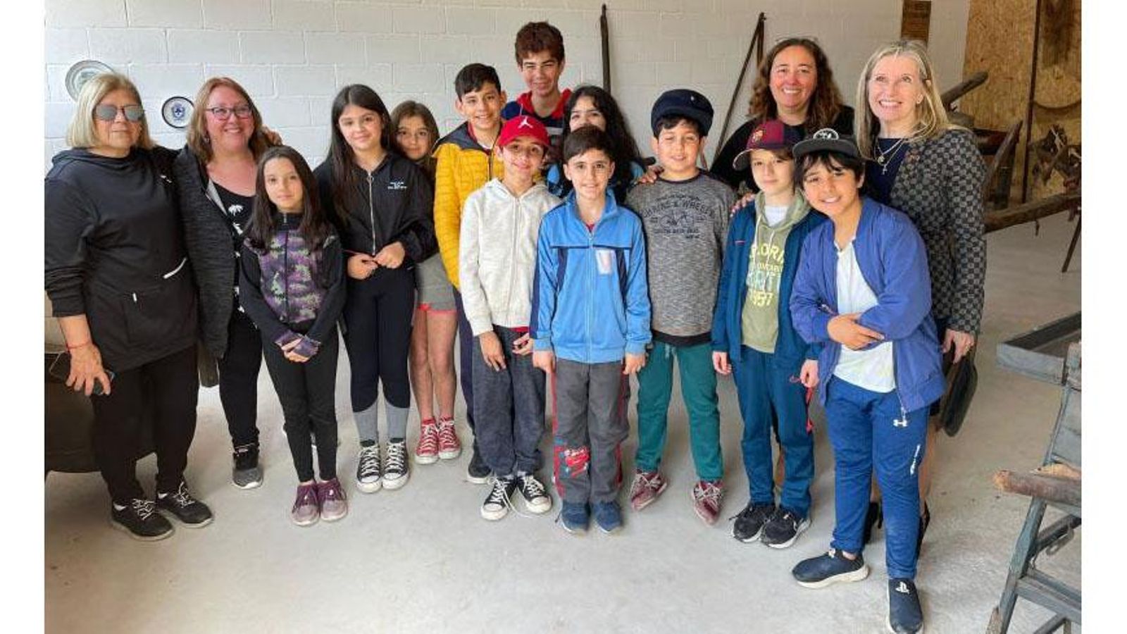 Imagen de la visita del alumnado de la Escuela Galicia al Museo Galego del Centro Galego de Montevideo 