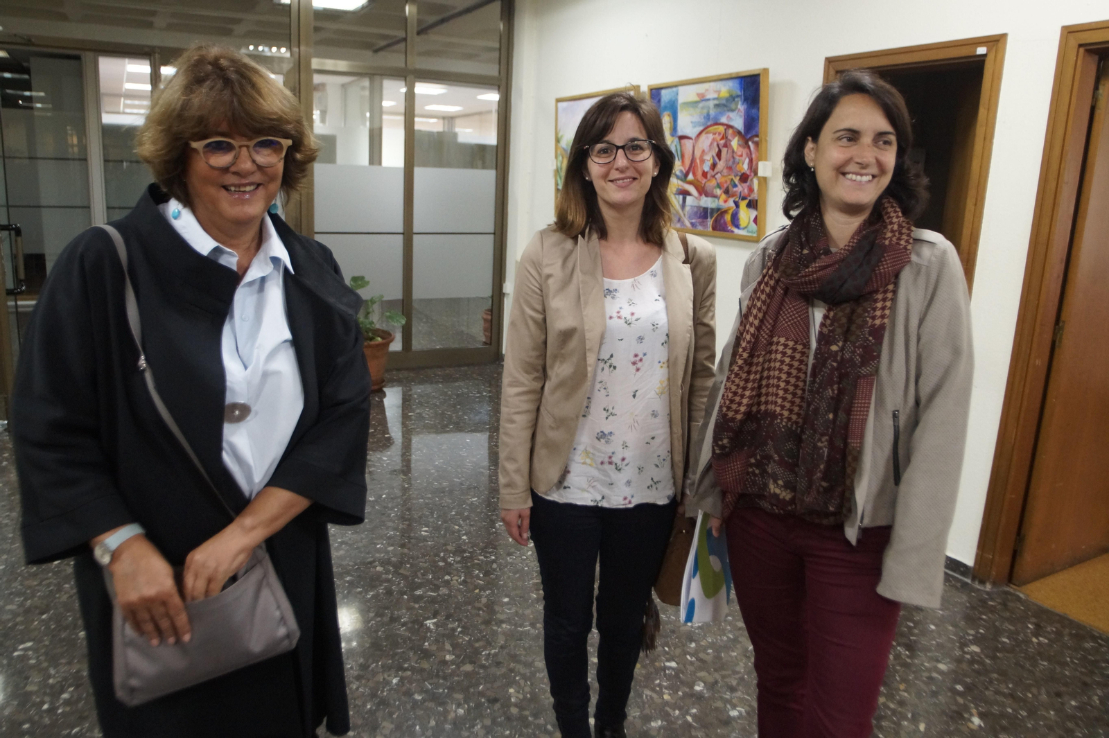 Miembros de la Fundación Amigos dos Maiores, ayer en la Alcaldía de Vigo.