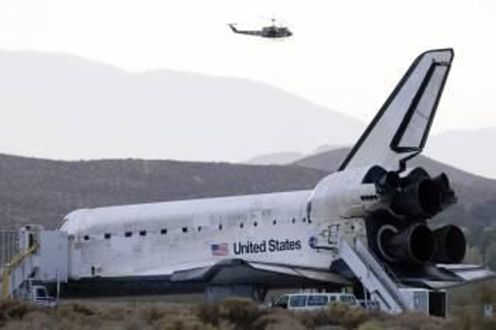 El Discovery a su llegada a California.