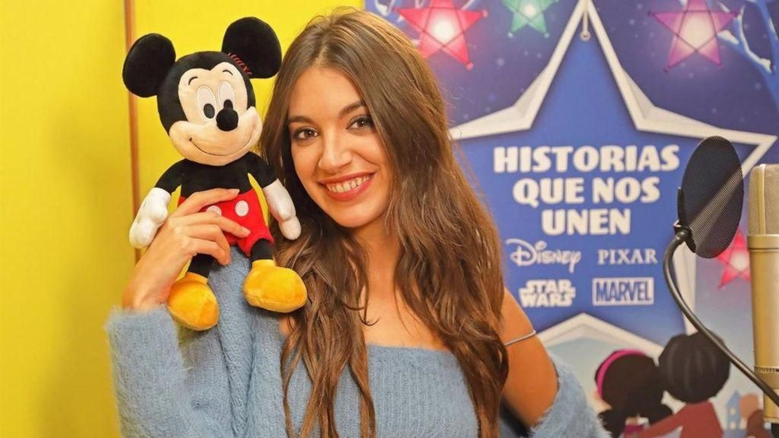 Ana Guerra en la grabación del tema "Tu amor es la guía".