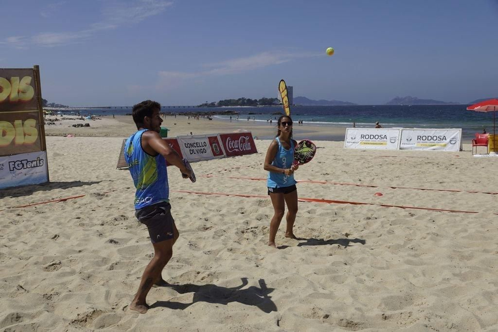 El Campeonato de Galicia de tenis playa concluyó ayer en las instalaciones de Vigoarena, en Samil.