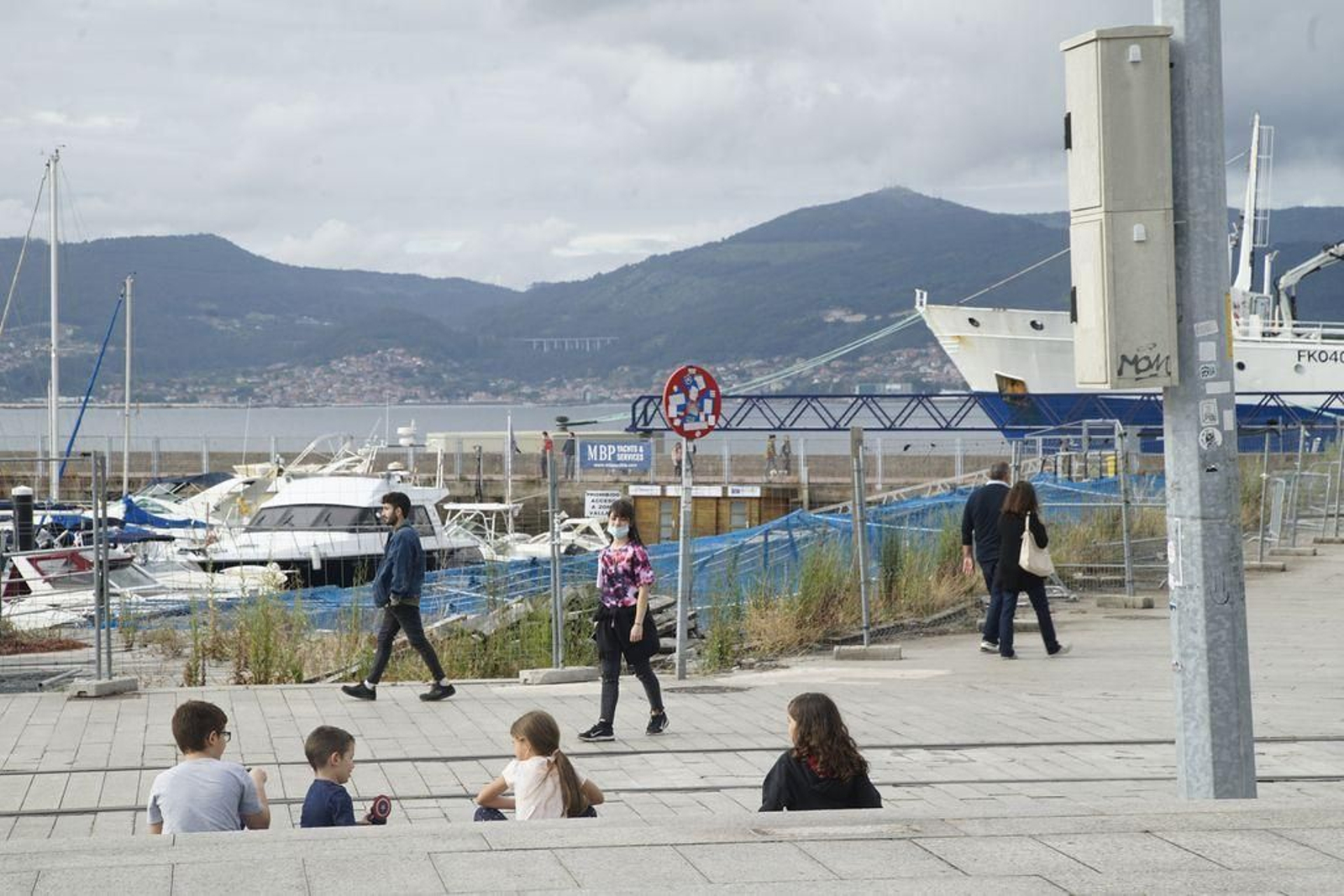 El paseo lleva dos años sin reparar. Serán seis meses de obras.