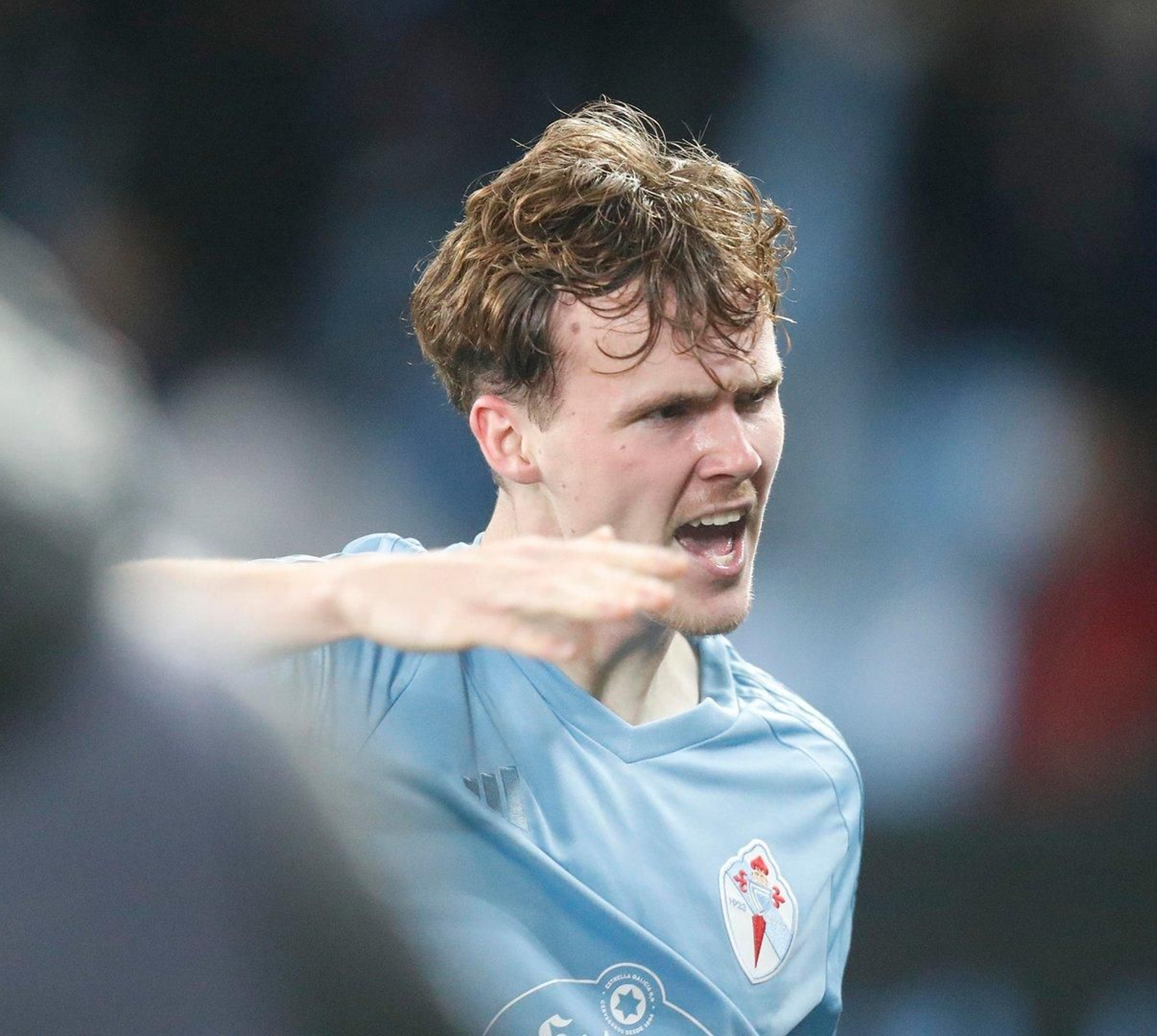 Swedberg celebra el gol.