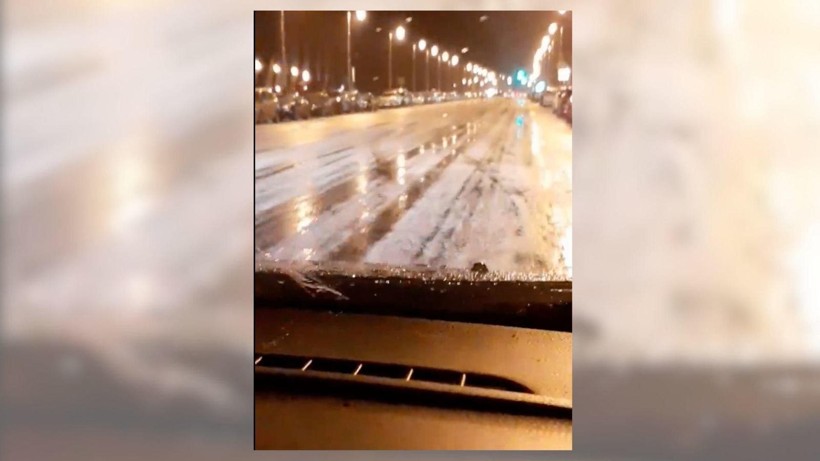 La avenida de Samil, hecha una 'pista de patinaje'. // X (@Meryiglesias)