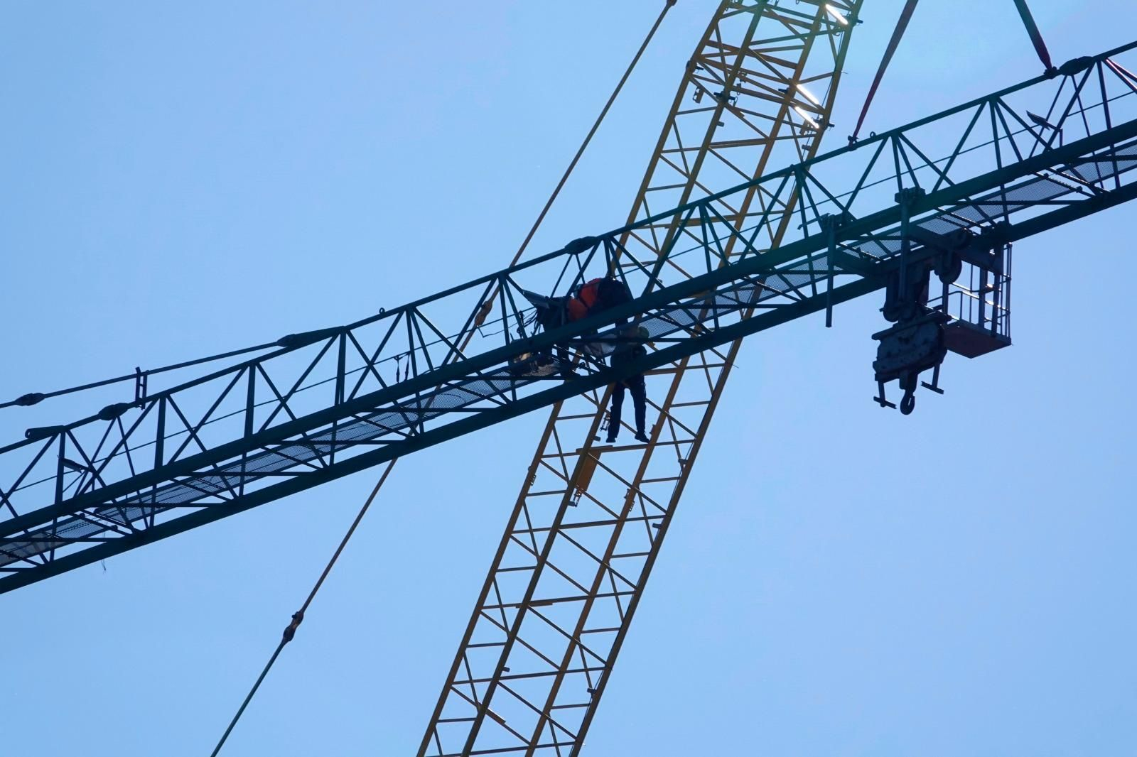 Desmontan la grúa de la Ciudad de la Justicia de Vigo _ Vicente Alonso 03