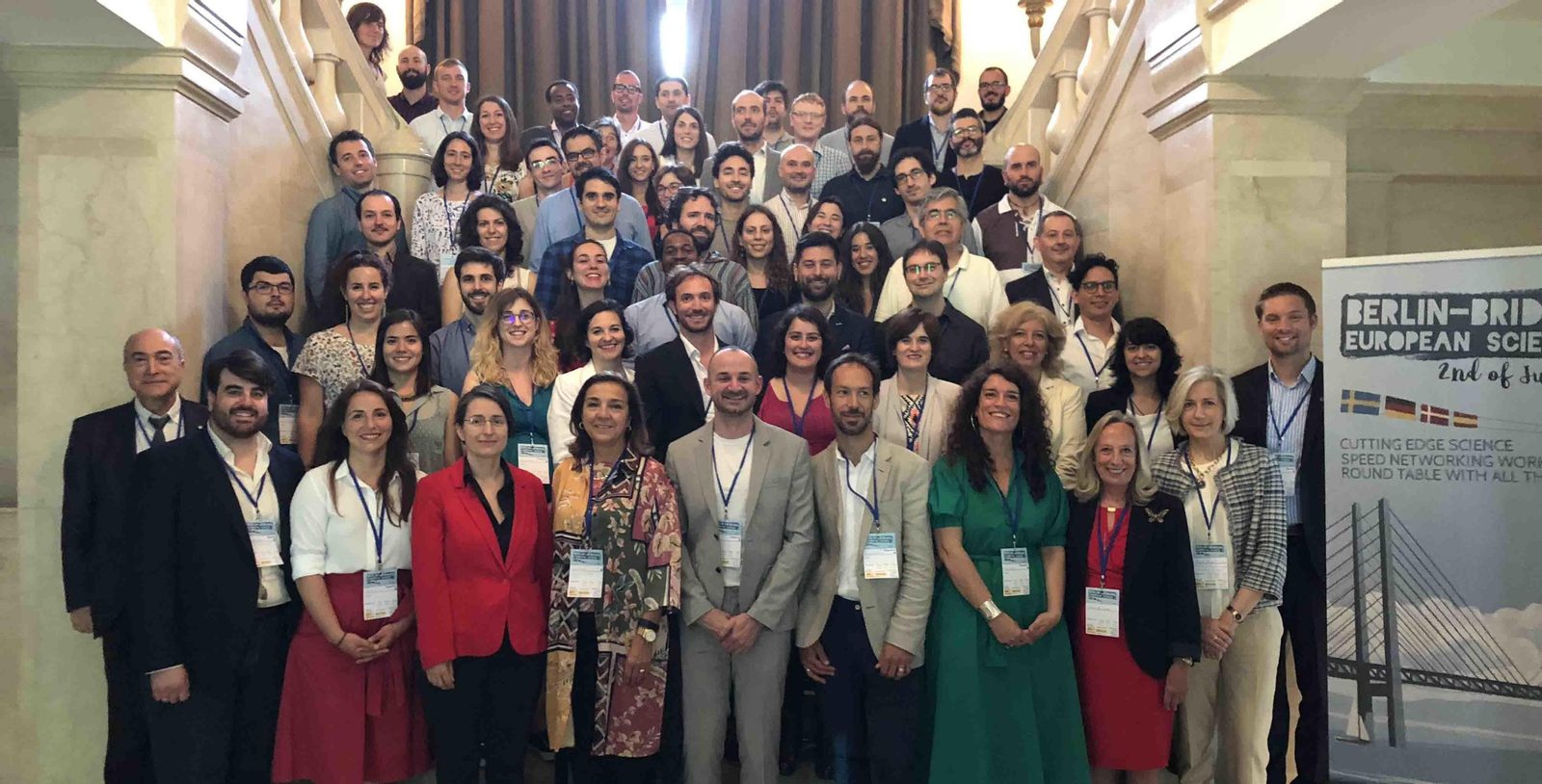 Foto de familia de los participantes en el simposio