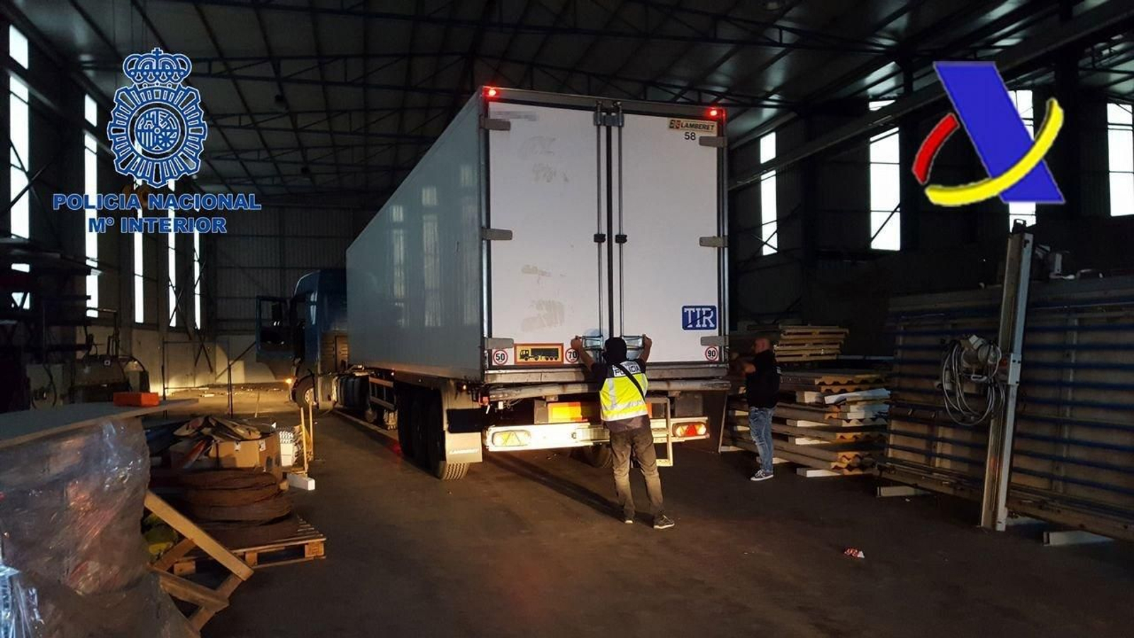 El camión en el que se encontraron los 118 paquetes de heroína.