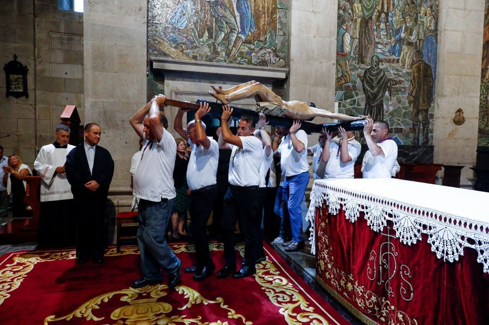 El descendimiento del Cristo de la Victoria en Vigo. // Jorge Santomé