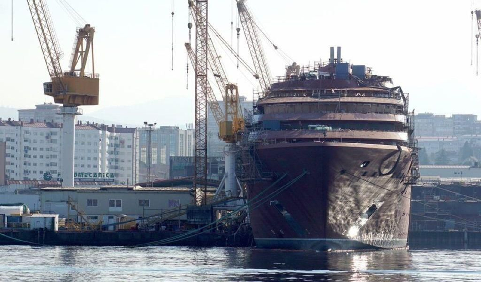 El crucero "Evrima" en Barreras.