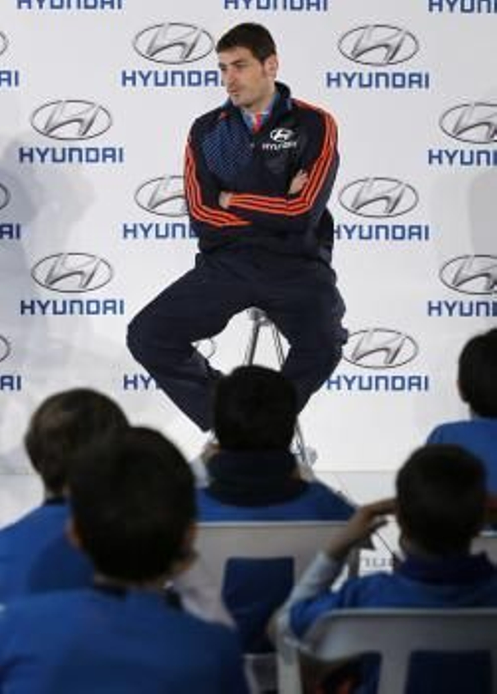 Iker Casillas atendió a las preguntas de los niños.