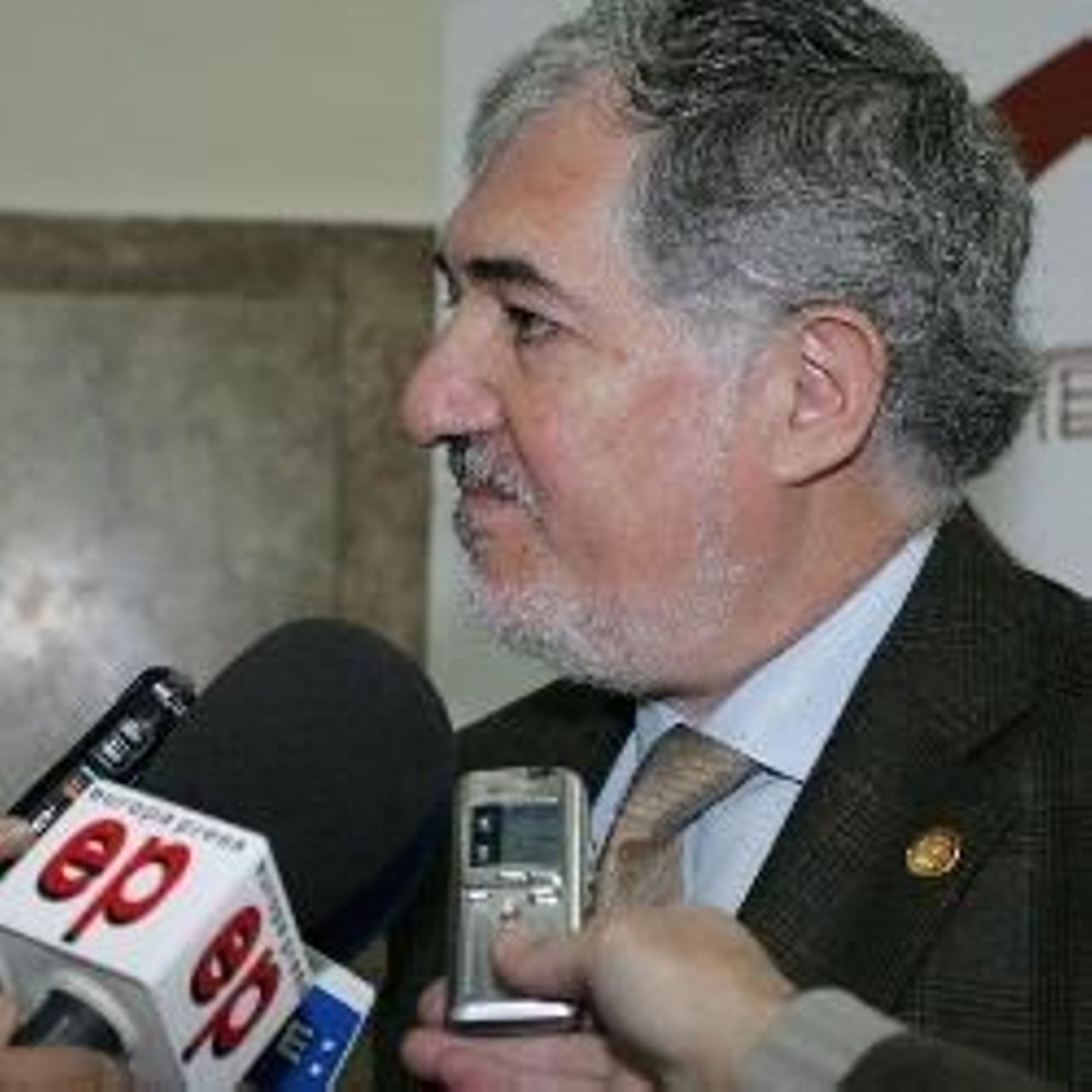 Cándido Conde-Pumpido.