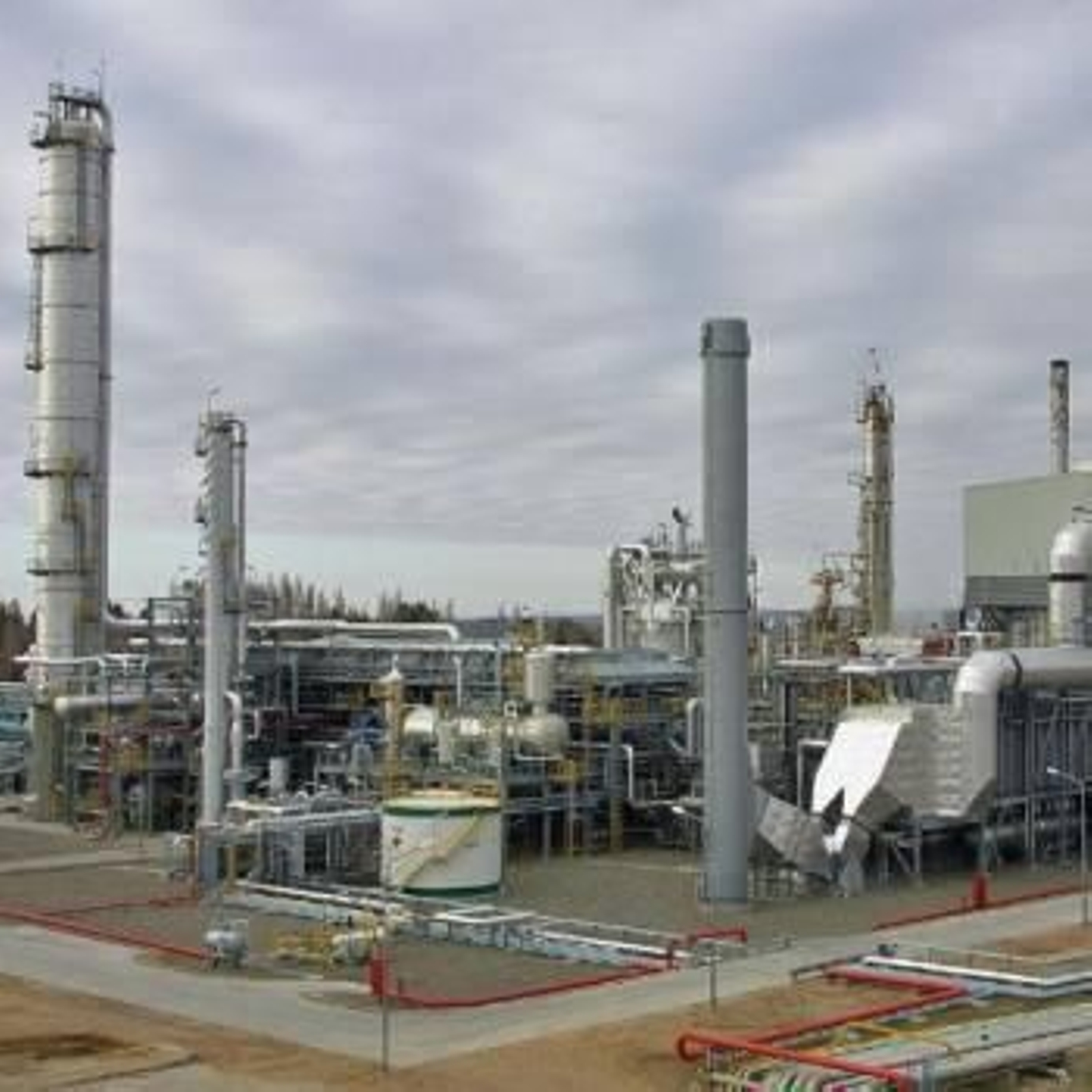 Imagen de archivo de una refinería de Repsol.