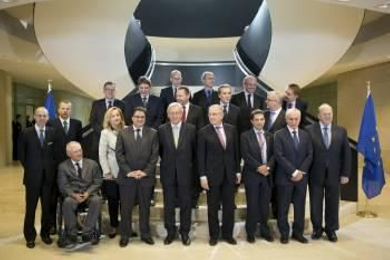 Los ministros de Economía de la zona euro posan para la prensa, ayer en Luxemburgo. (Foto: NICOLÁS BOUVY)