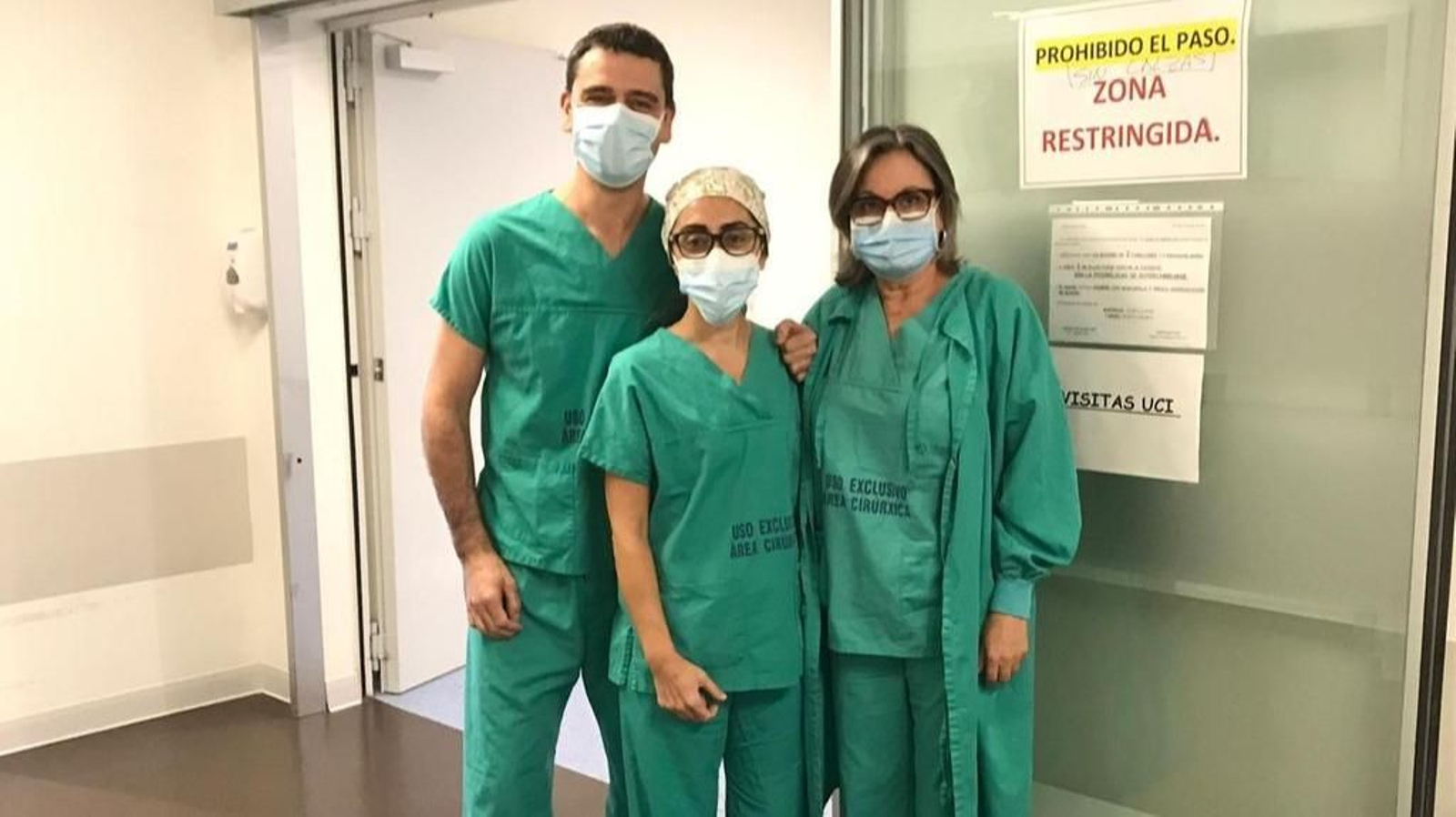 Manuel Domínguez, Noelia Bara y Gema Pulido, en la UCI.