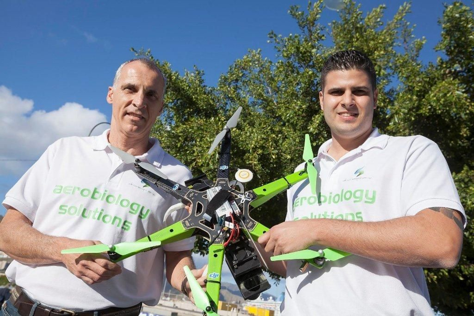 Jorge Roldán y Javier García, cofundadorres de la empresa canaria Dronesphere.