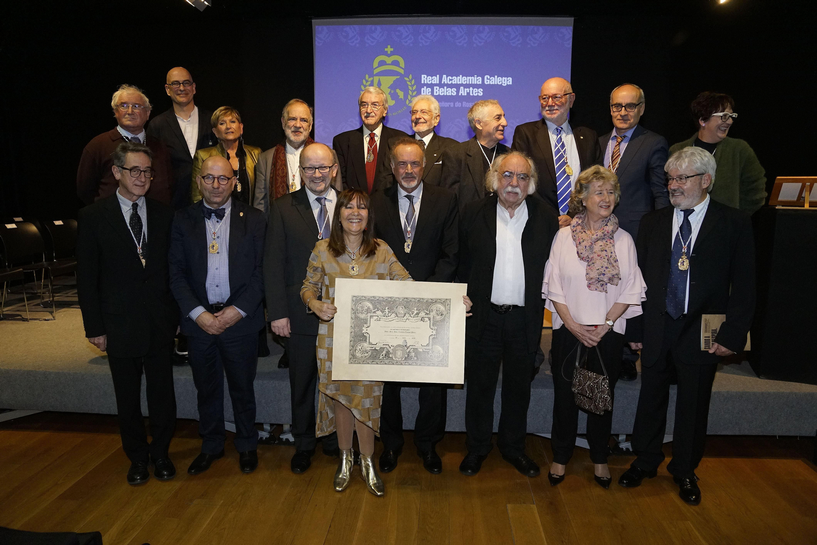 El último acto de la Academia de Belas Artes, en Vigo, el 1 de diciembre, con el ingreso de Menchu Lamas.