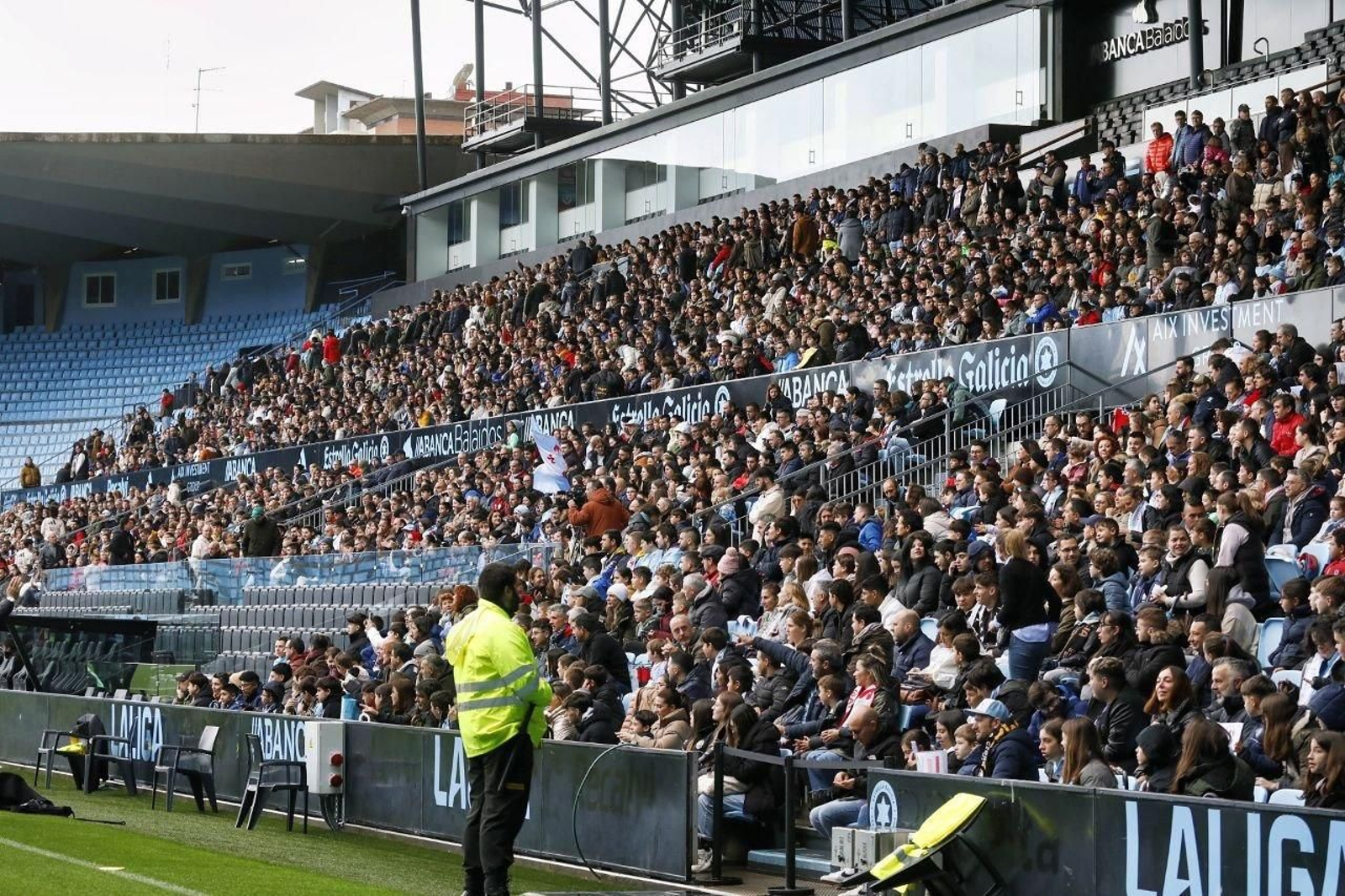 La afición respondió a la llamada del Celta.